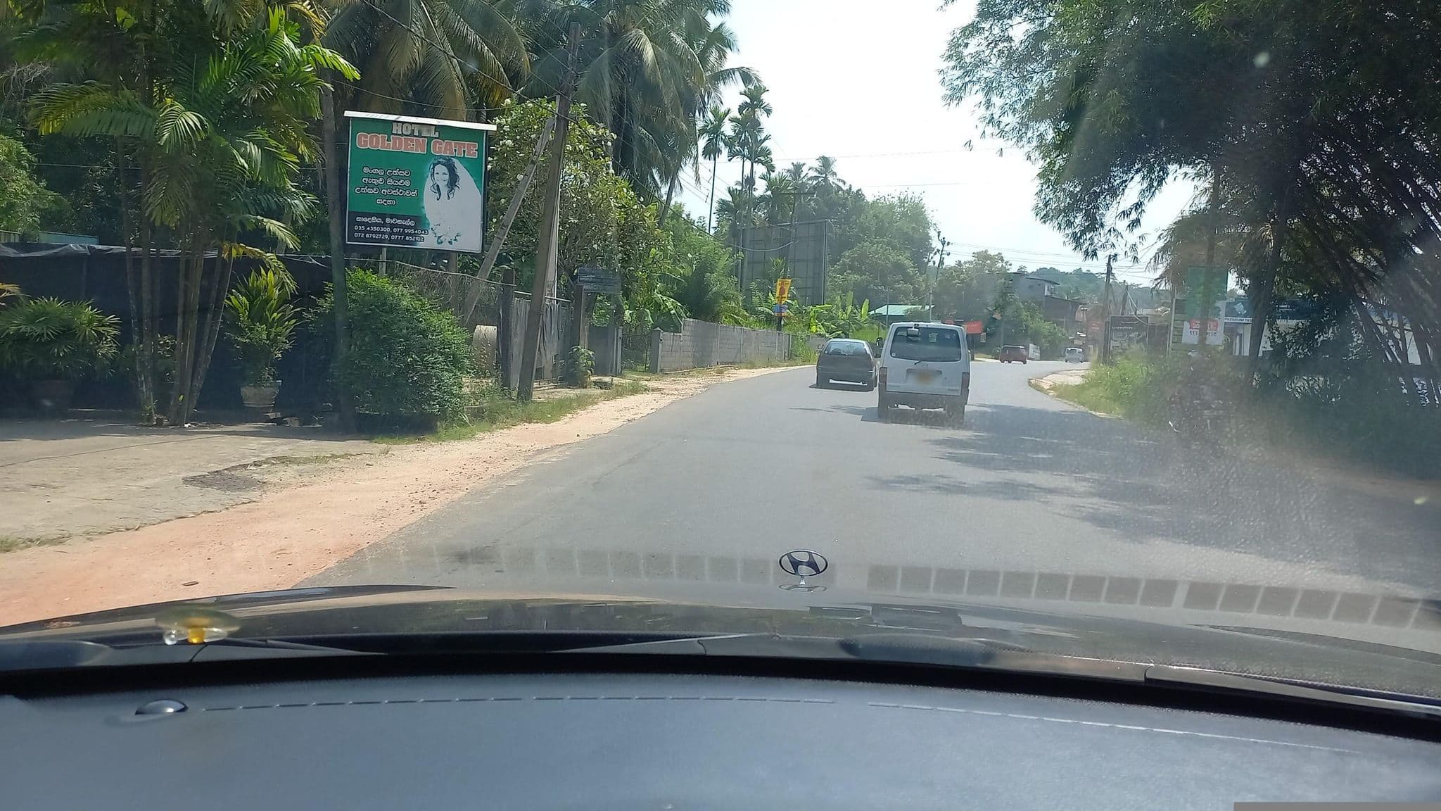 Street view near Golden Gate Hotel, Kadugannawa — © anuradhabr (CC BY-SA · Mapillary)