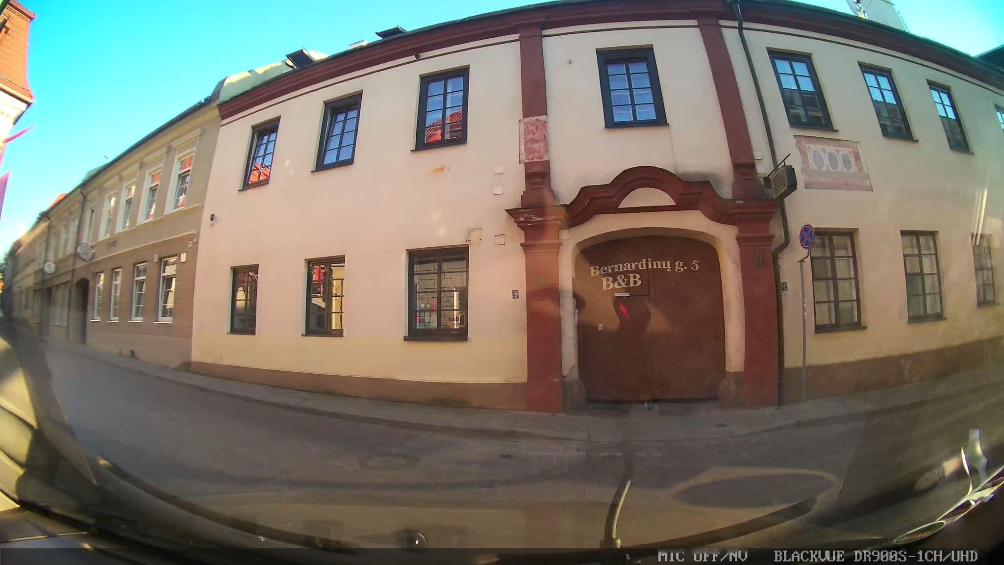 Street view near Bernardinų B&B, Vilnius — © grobin (CC BY-SA · Mapillary)