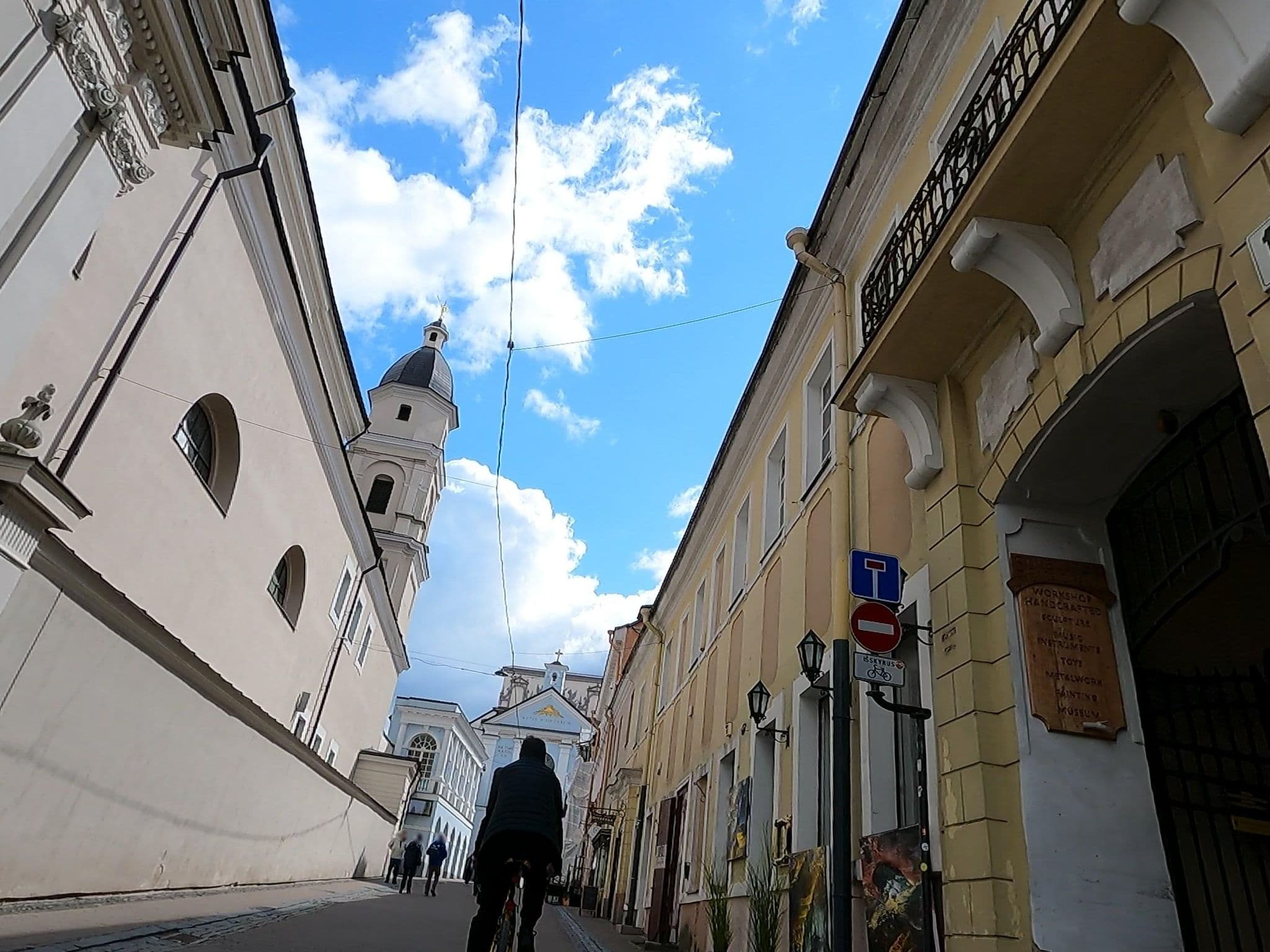 Street view near 25 Hours Hostel, Naujininkai — © voyage-hors-saison (CC BY-SA · Mapillary)