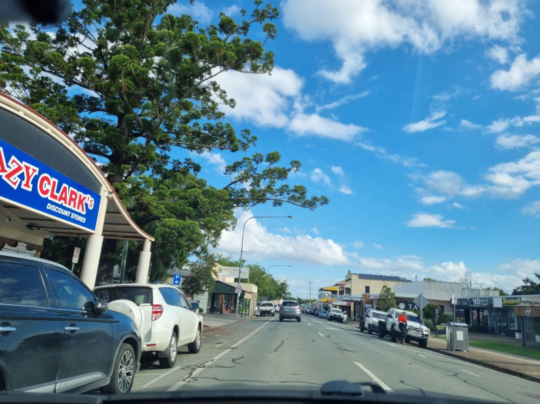 Street view near Royal George Hotel, Rosewood — © Cyclops (CC BY-SA · Mapillary)