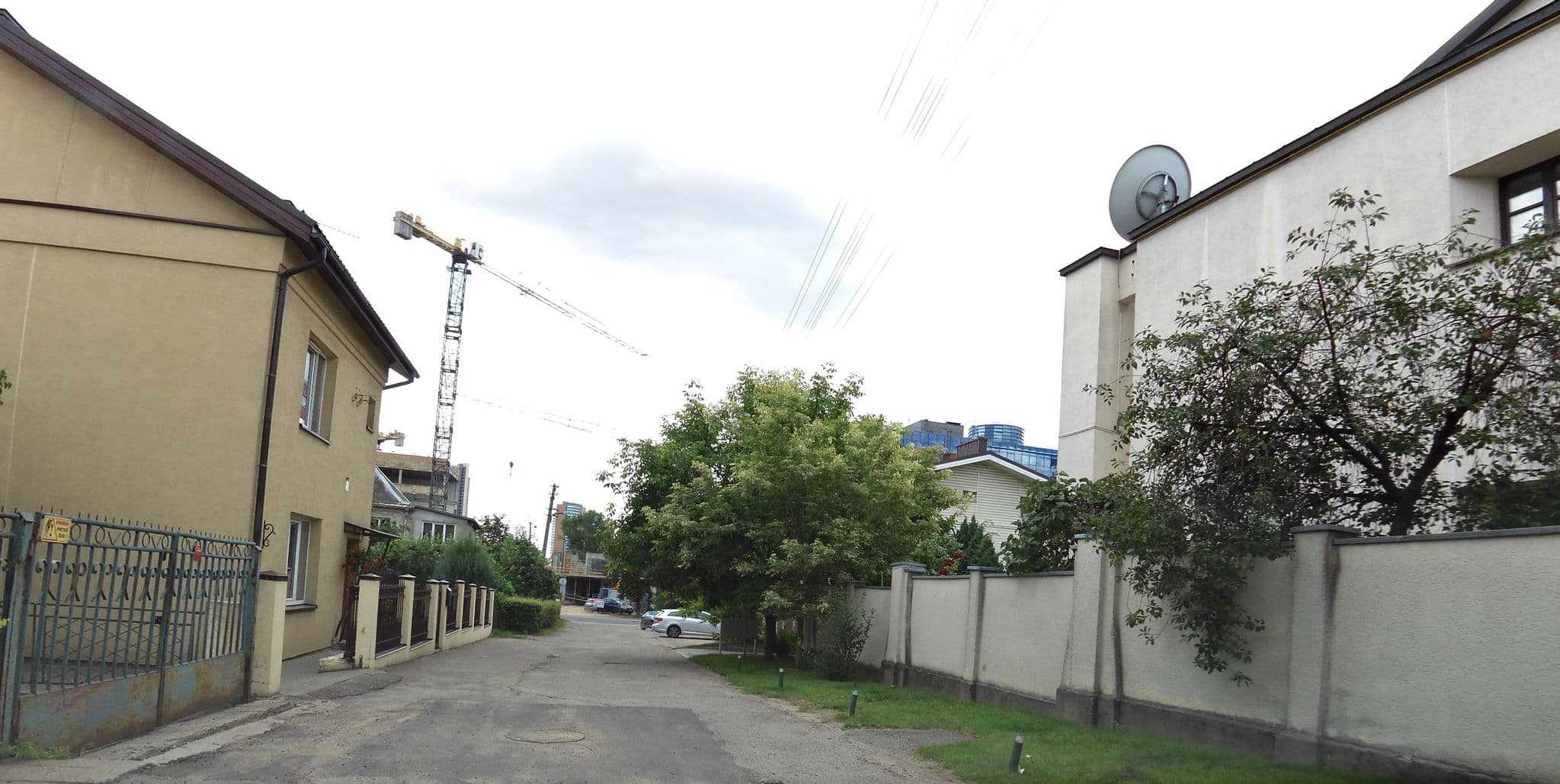 Street view near Svečių namai Marija, Vilnius — © aurimas (CC BY-SA · Mapillary)