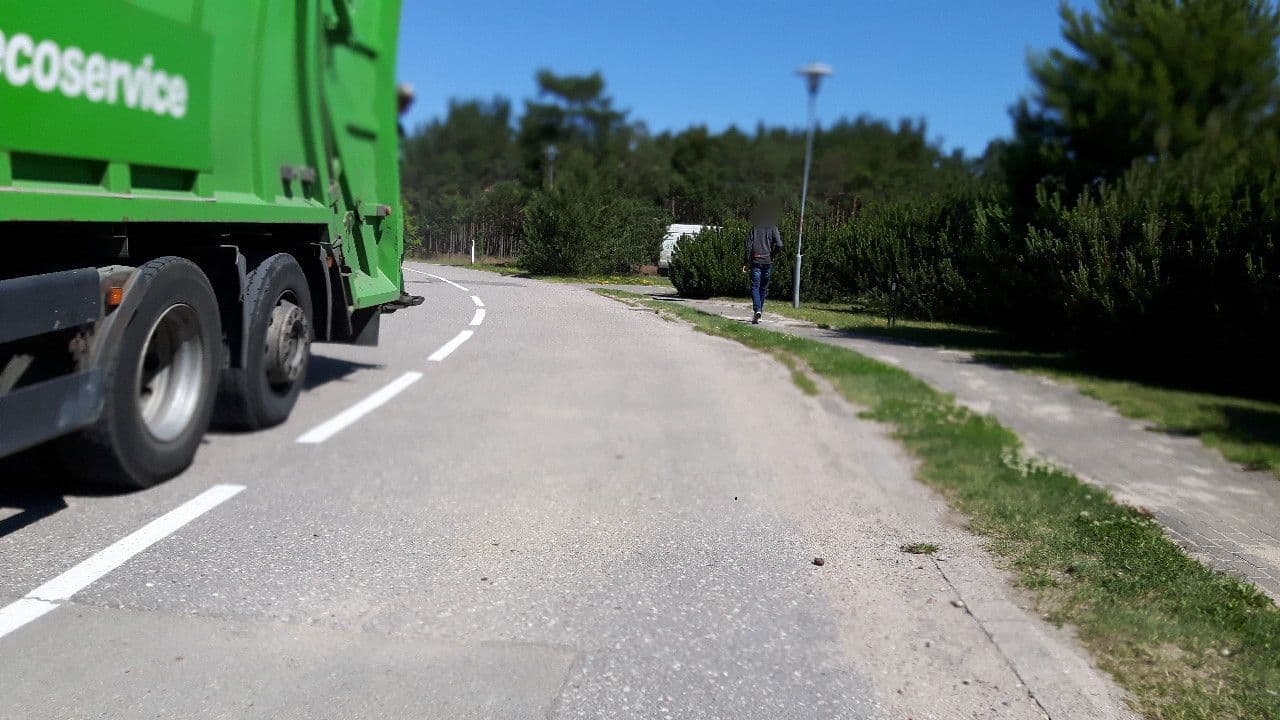 Street view near Kuršmarių vila, Neringa — © changchun1 (CC BY-SA · Mapillary)