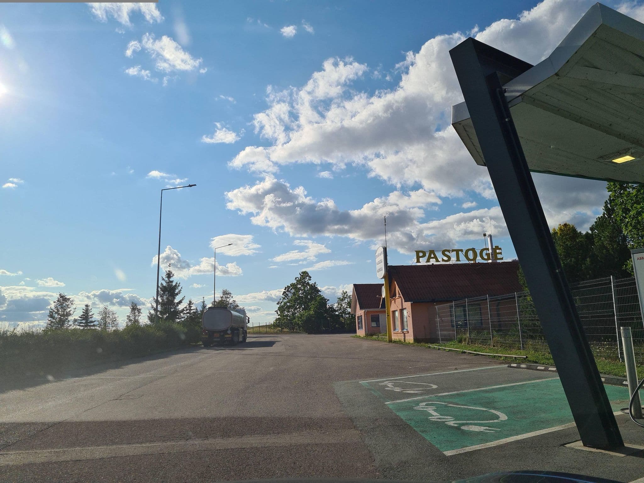 Street view near Pastogė, Ariogala — © kino (CC BY-SA · Mapillary)