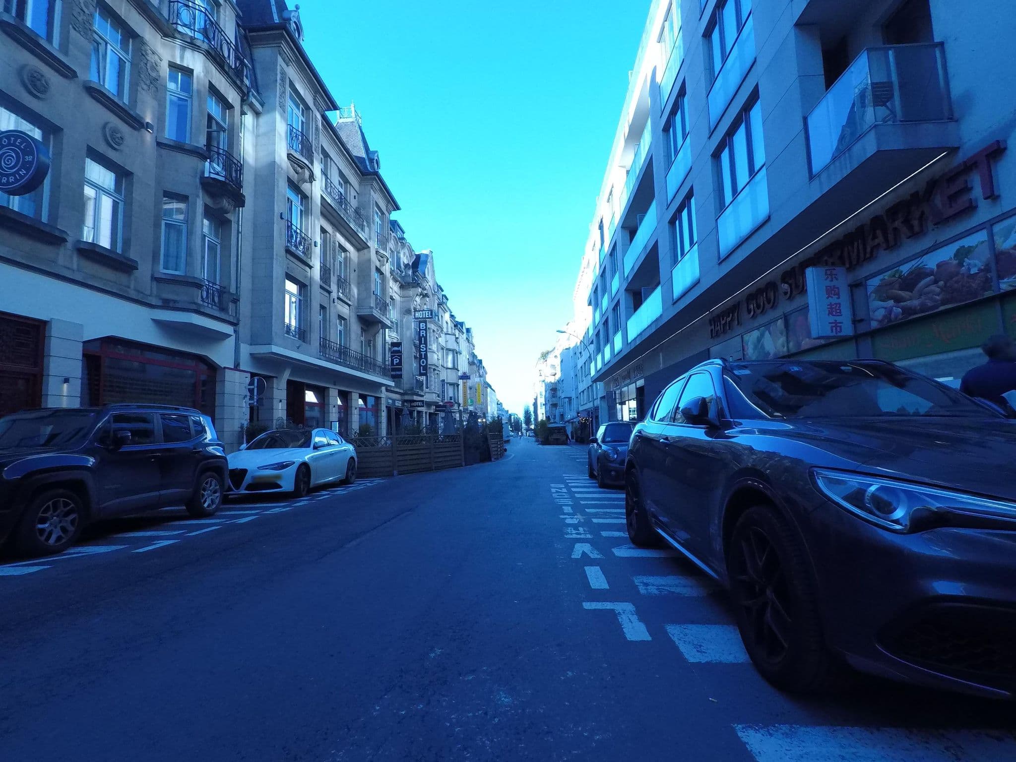 Street view near Hôtel Perrin, Gare — © bcostacurta (CC BY-SA · Mapillary)