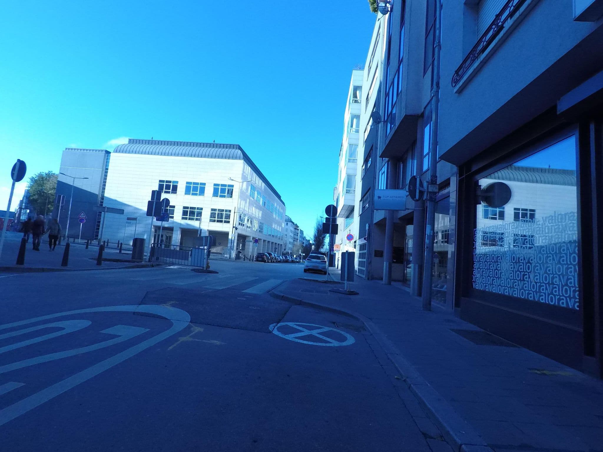 Street view near Hotel Zurich, Gare — © bcostacurta (CC BY-SA · Mapillary)