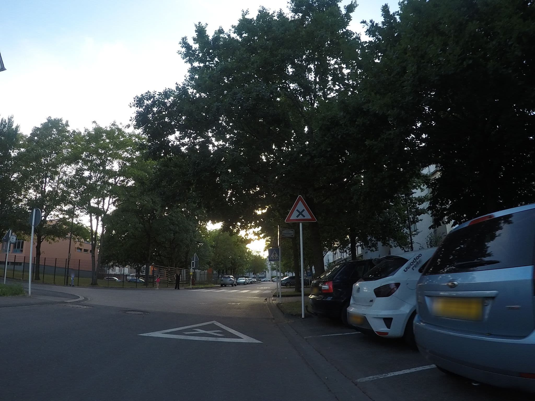 Street view near Aurore, Gasperich — © bcostacurta (CC BY-SA · Mapillary)