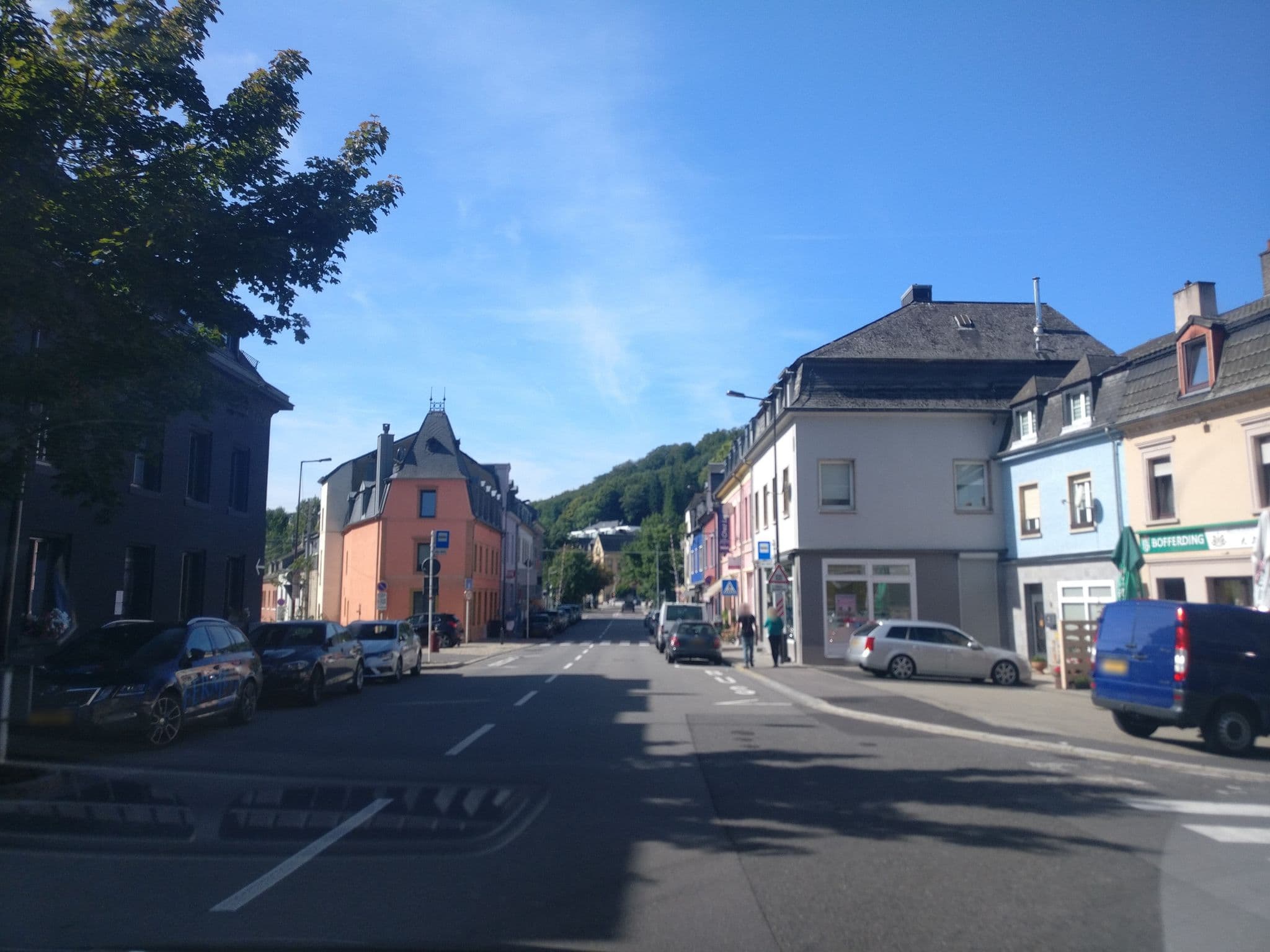 Street view near Hostellerie du Grünewald, Dommeldange — © dmlu (CC BY-SA · Mapillary)