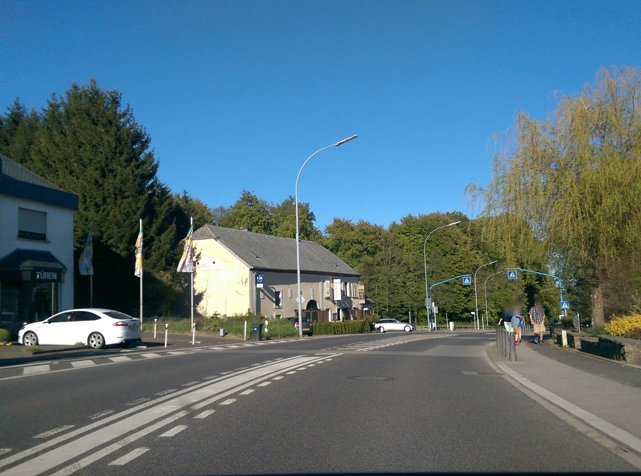 Street view near Casa Borghese, Senningerberg — © vespatian (CC BY-SA · Mapillary)
