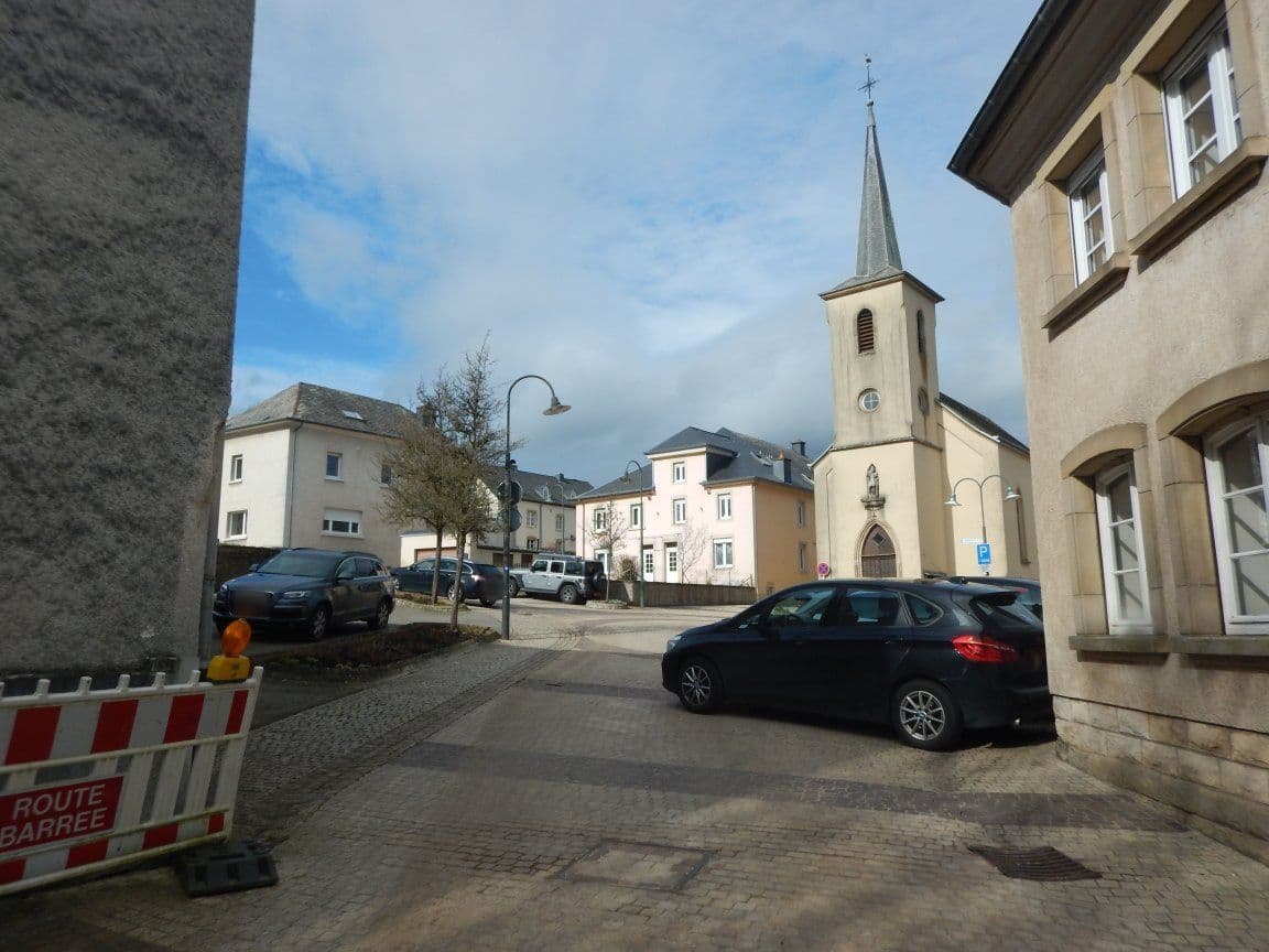Street view near Auberge de jeunesse Hollenfels, Brouch — © sarant (CC BY-SA · Mapillary)