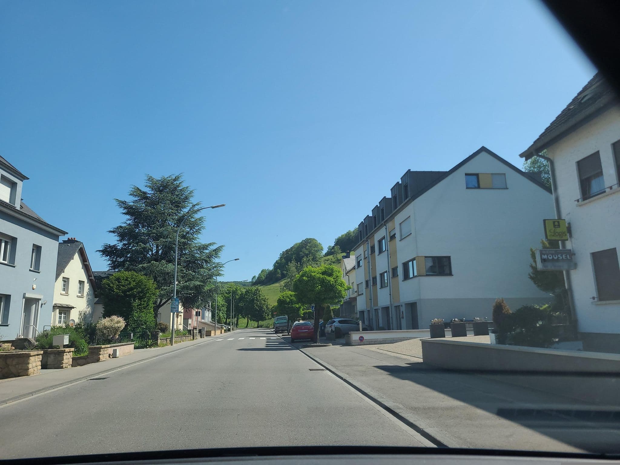 Street view near Hostellerie Val Fleuri, Mersch — © sergcatalan (CC BY-SA · Mapillary)