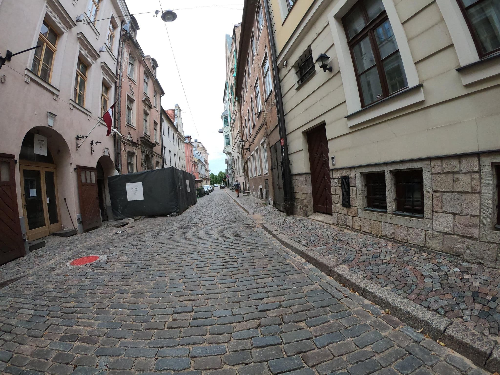 Street view near Dome hotel, Vecrīga — © richlv (CC BY-SA · Mapillary)