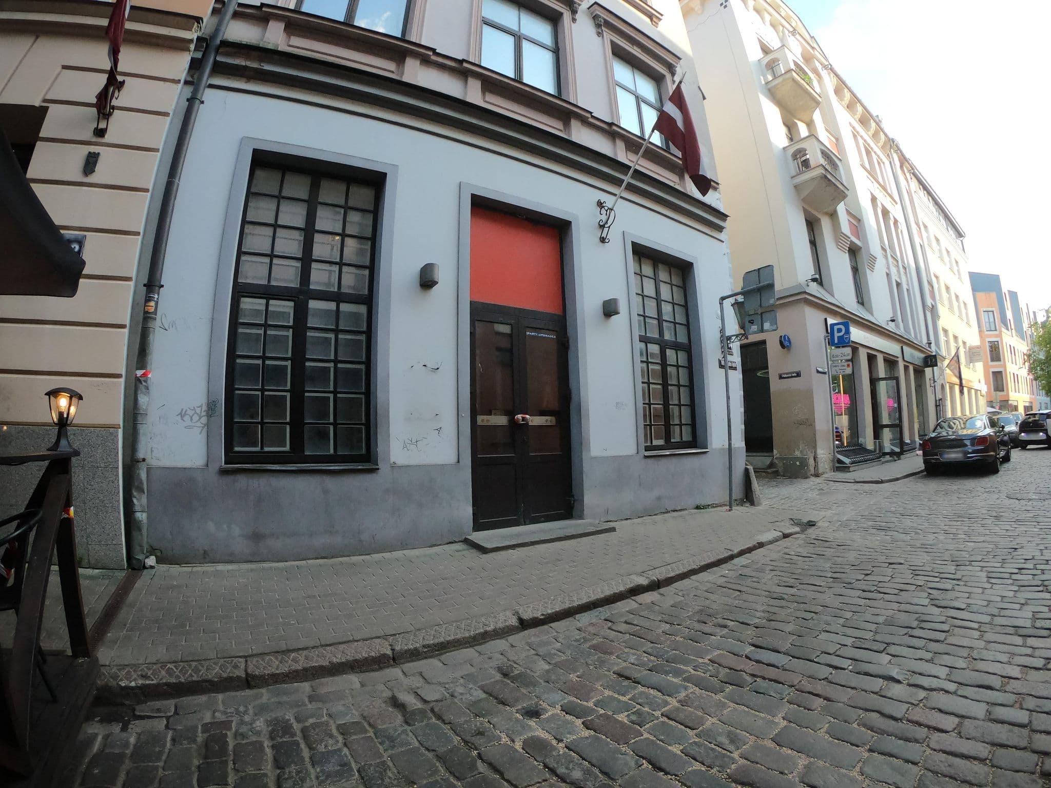 Street view near Hestia Hotel Draugi, Riga — © richlv (CC BY-SA · Mapillary)