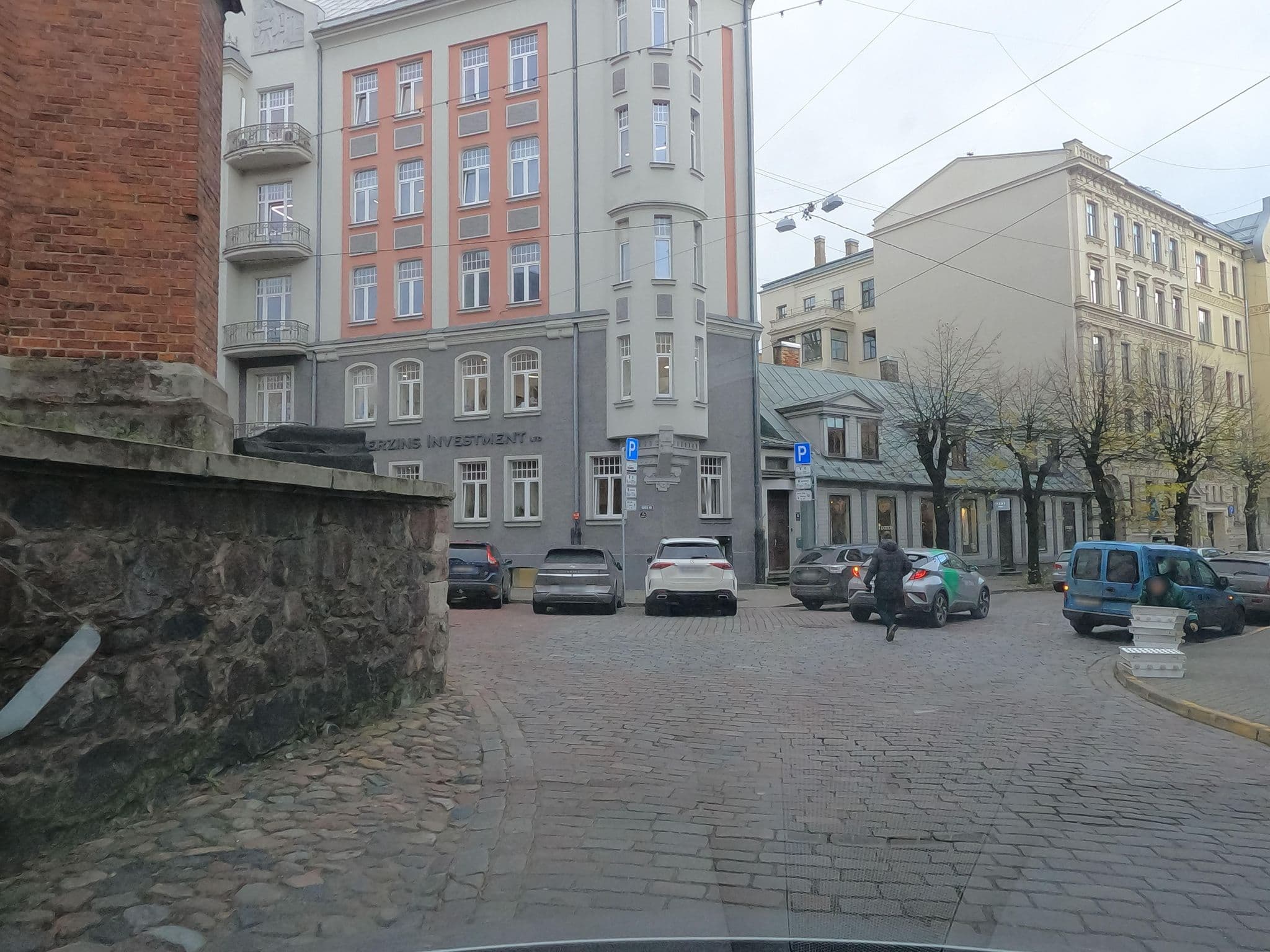 Street view near Dreamfill, Vecrīga — © karlis (CC BY-SA · Mapillary)
