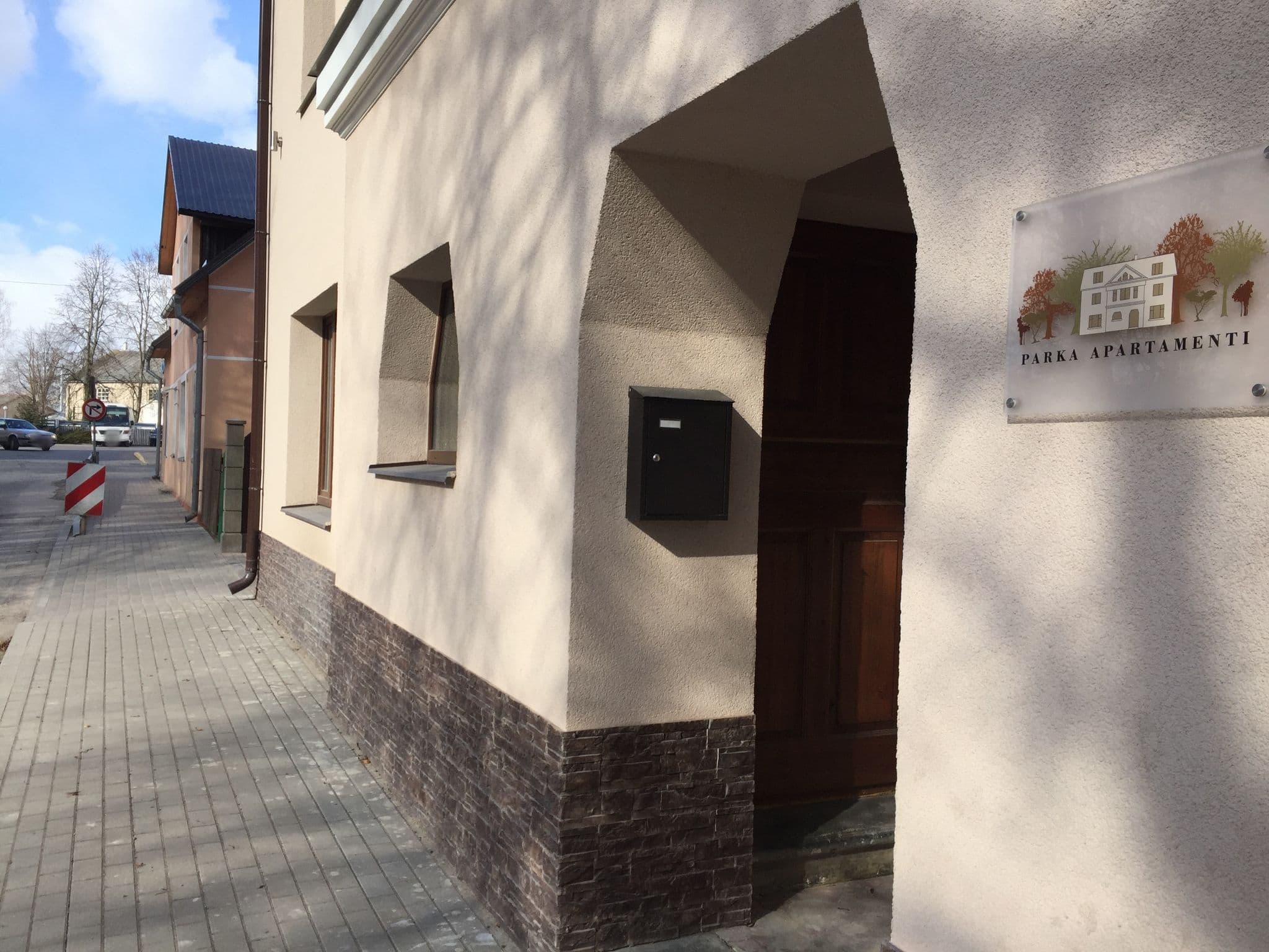 Street view near Parka Apartamenti, Valmiera — © richlv (CC BY-SA · Mapillary)