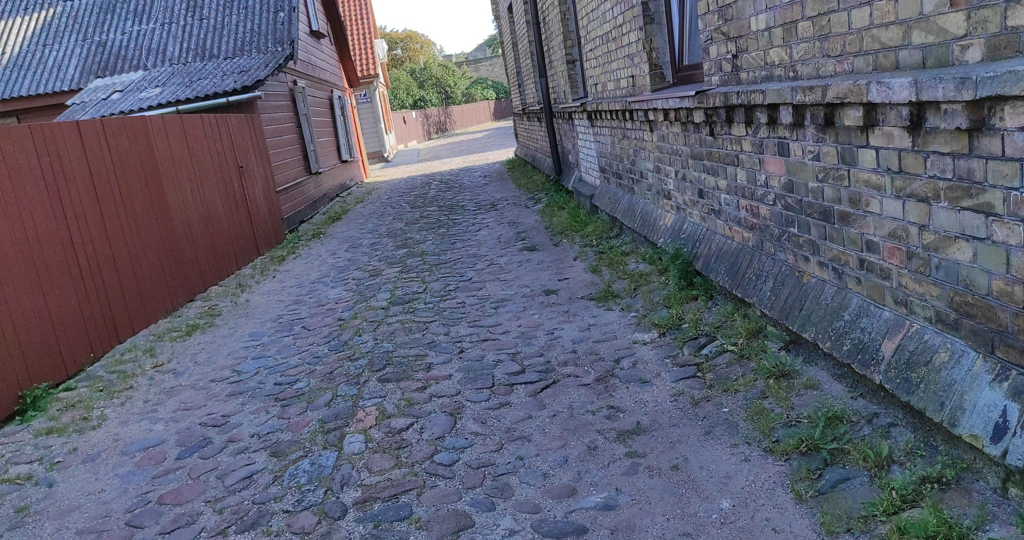 Street view near Pie Kapteiņa, Ventspils — © runcio (CC BY-SA · Mapillary)