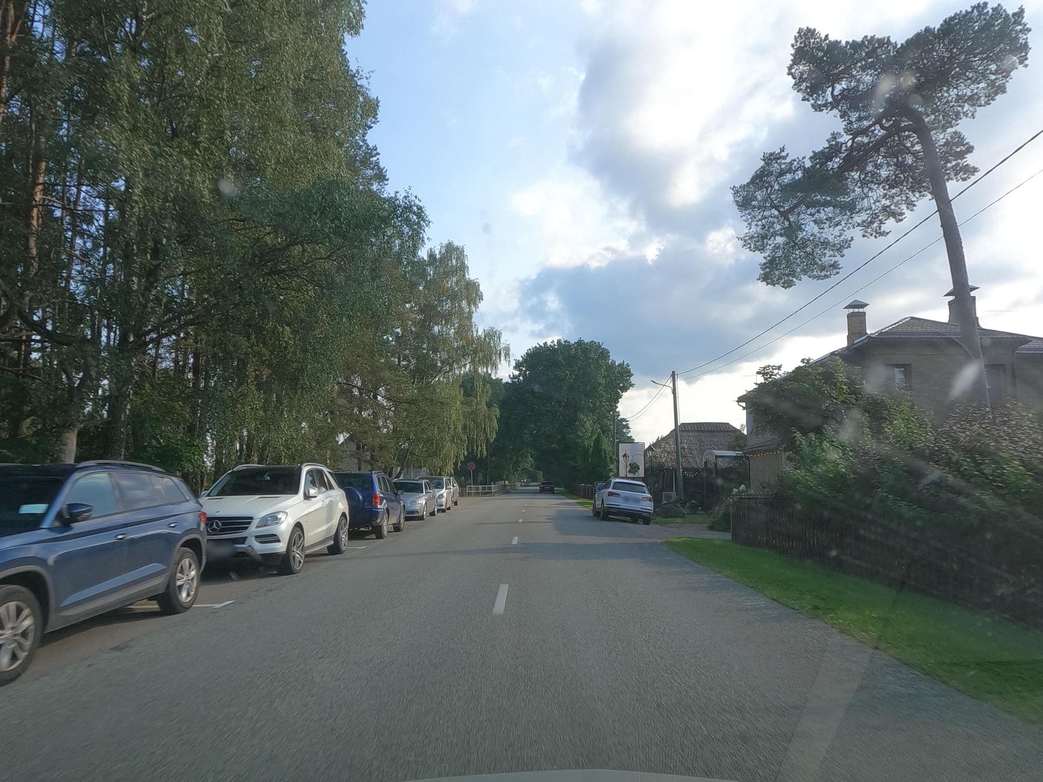 Street view near Tauriņkrasti, Mērsrags — © karlis (CC BY-SA · Mapillary)
