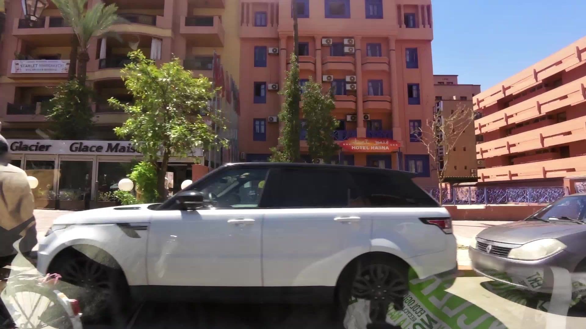 Street view near Hasna, Marrakesh