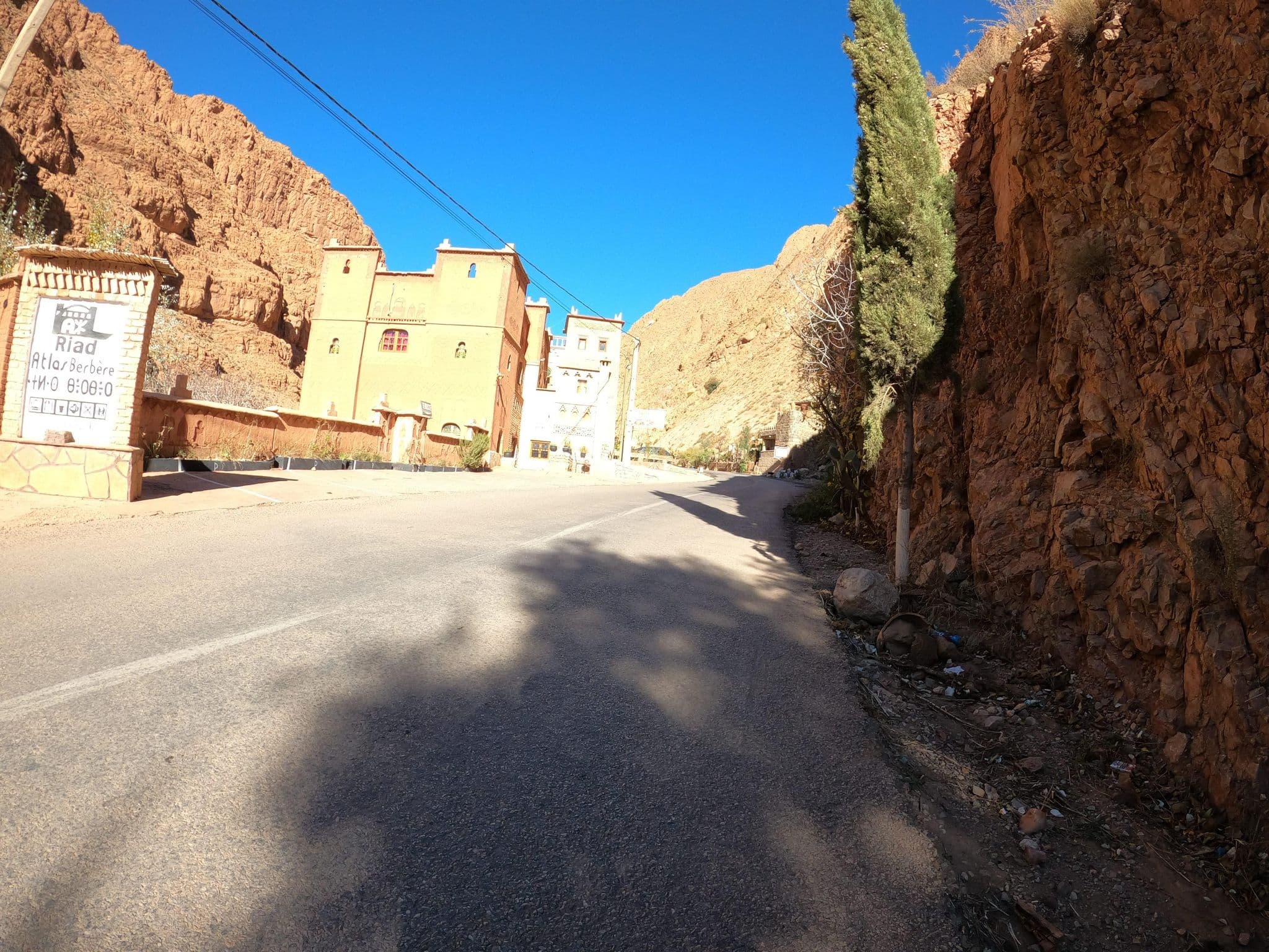 Street view near Atlas Berbere, Boumalne Dades — © masterofnoroad (CC BY-SA · Mapillary)