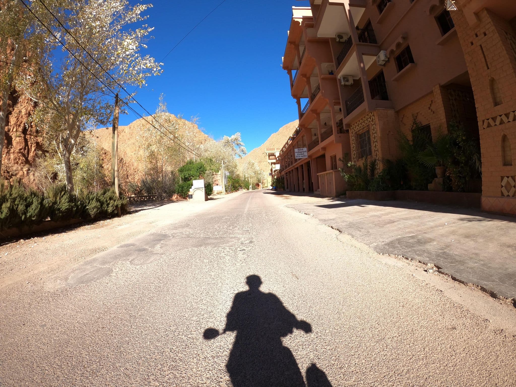 Street view near La Gazelle du Dades, Boumalne Dades — © masterofnoroad (CC BY-SA · Mapillary)