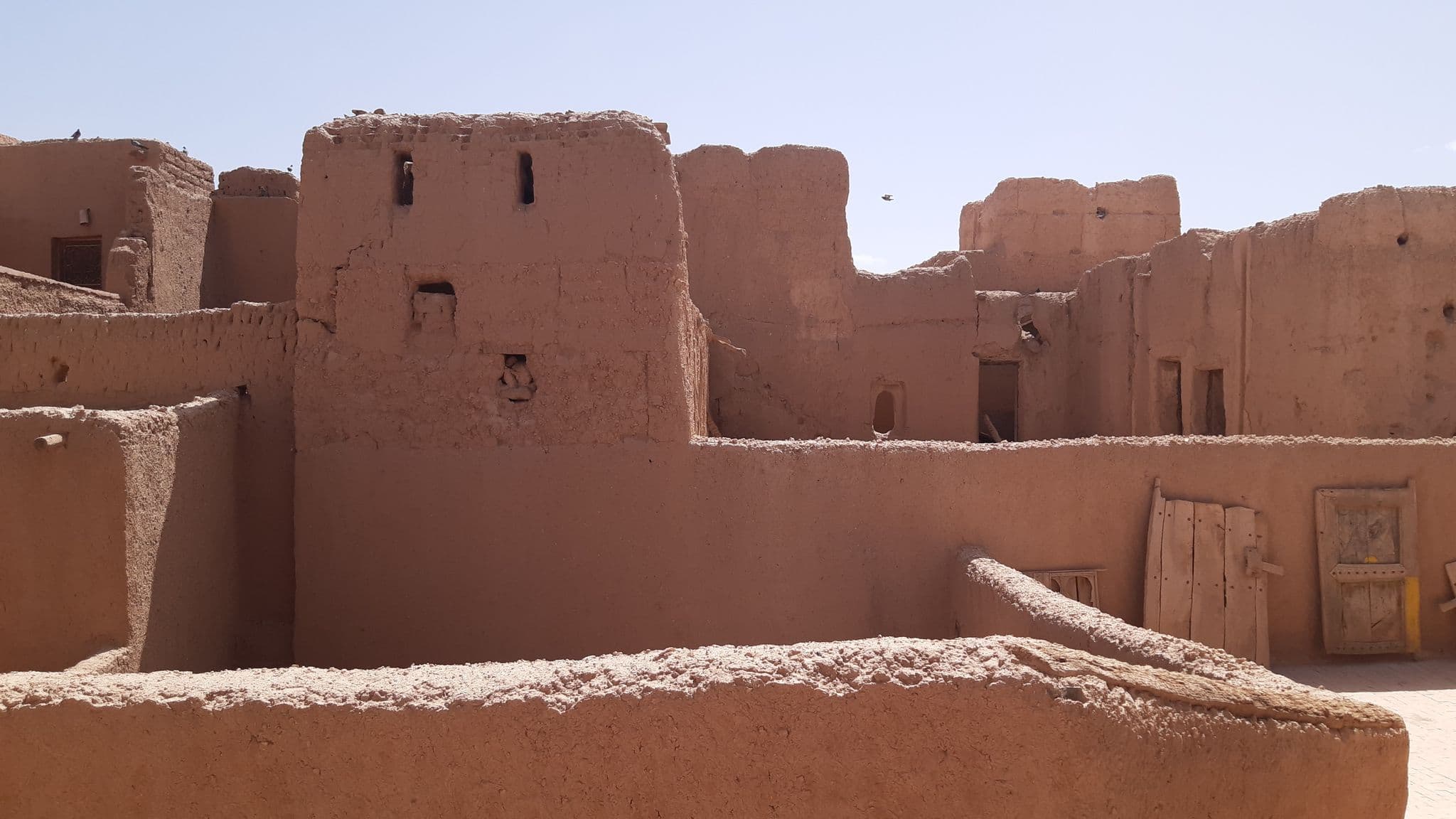Street view near Gîte El Khorbat نزل الخربات, Tinajdad — © cyrille37 (CC BY-SA · Mapillary)