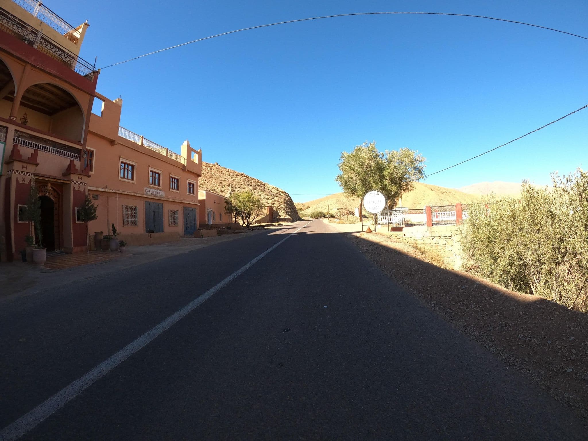 Street view near La Vallee Des Figues, Boumalne Dades — © masterofnoroad (CC BY-SA · Mapillary)