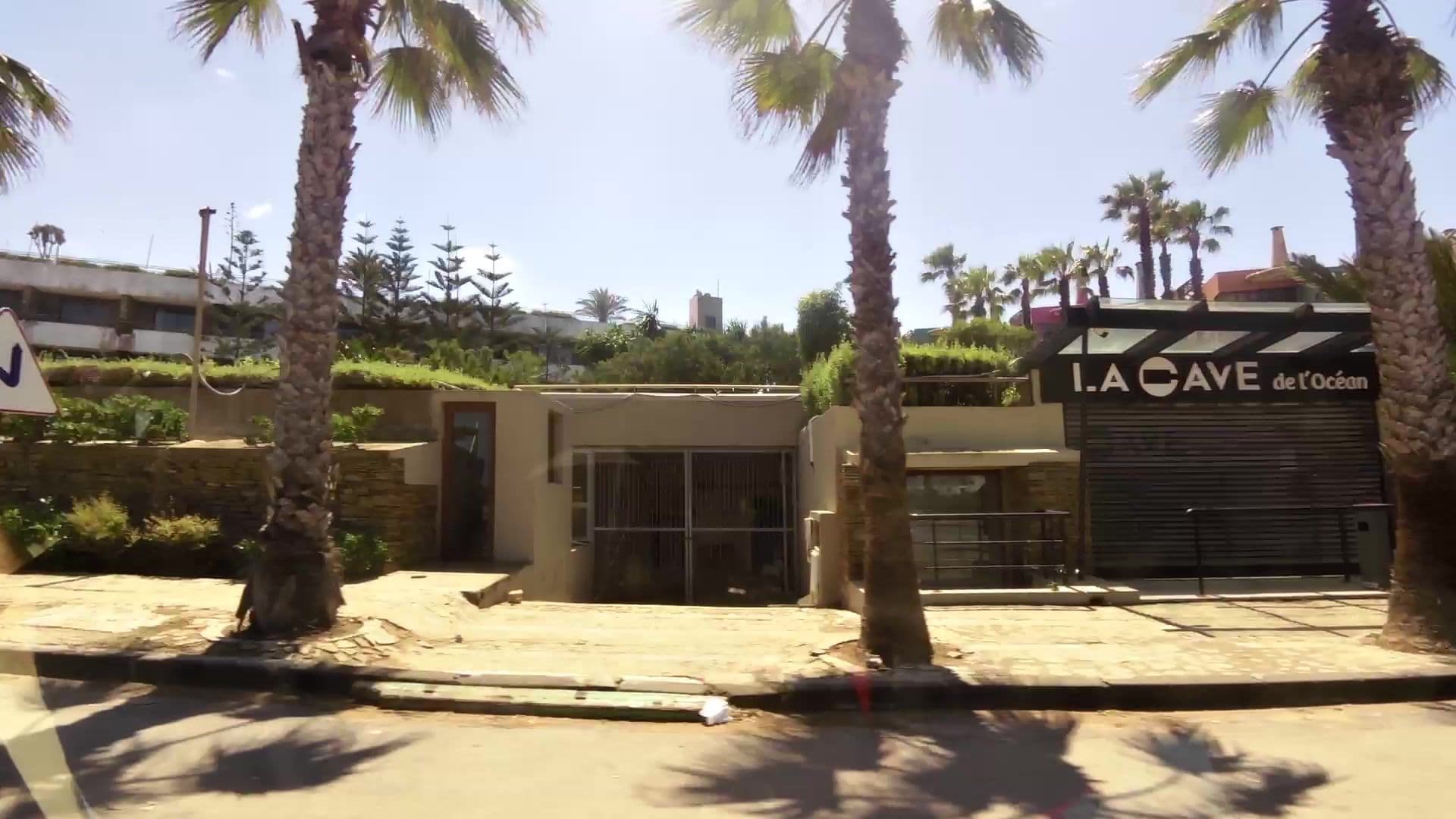 Street view near Hôtel des Arts, Dar Bouazza — © kaartcam (CC BY-SA · Mapillary)