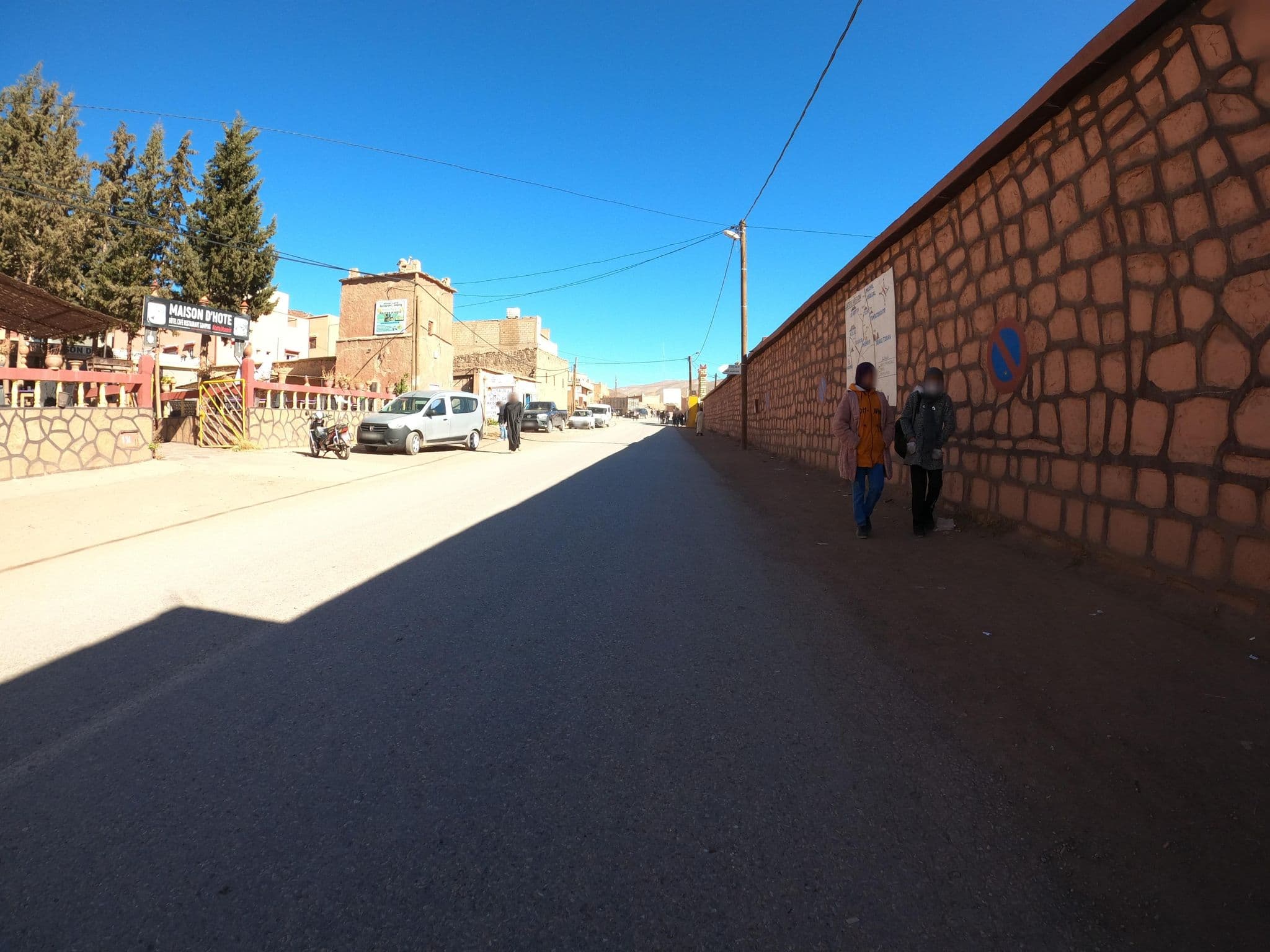 Street view near Ait Atta chez Hamid, Tinghir — © masterofnoroad (CC BY-SA · Mapillary)