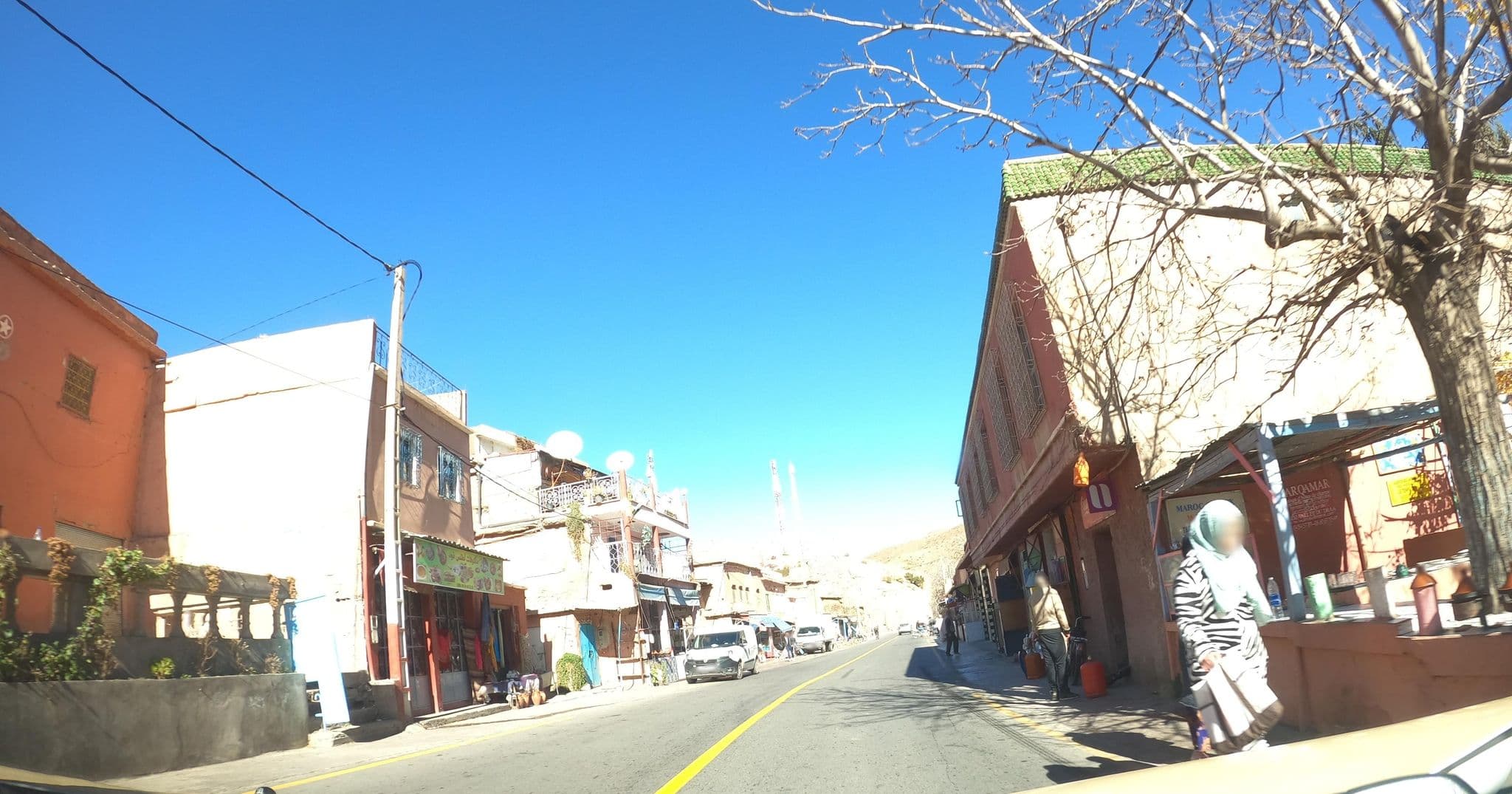 Street view near Hôtel Taddart فندق تادرت, Setti Fatma — © masterofnoroad (CC BY-SA · Mapillary)
