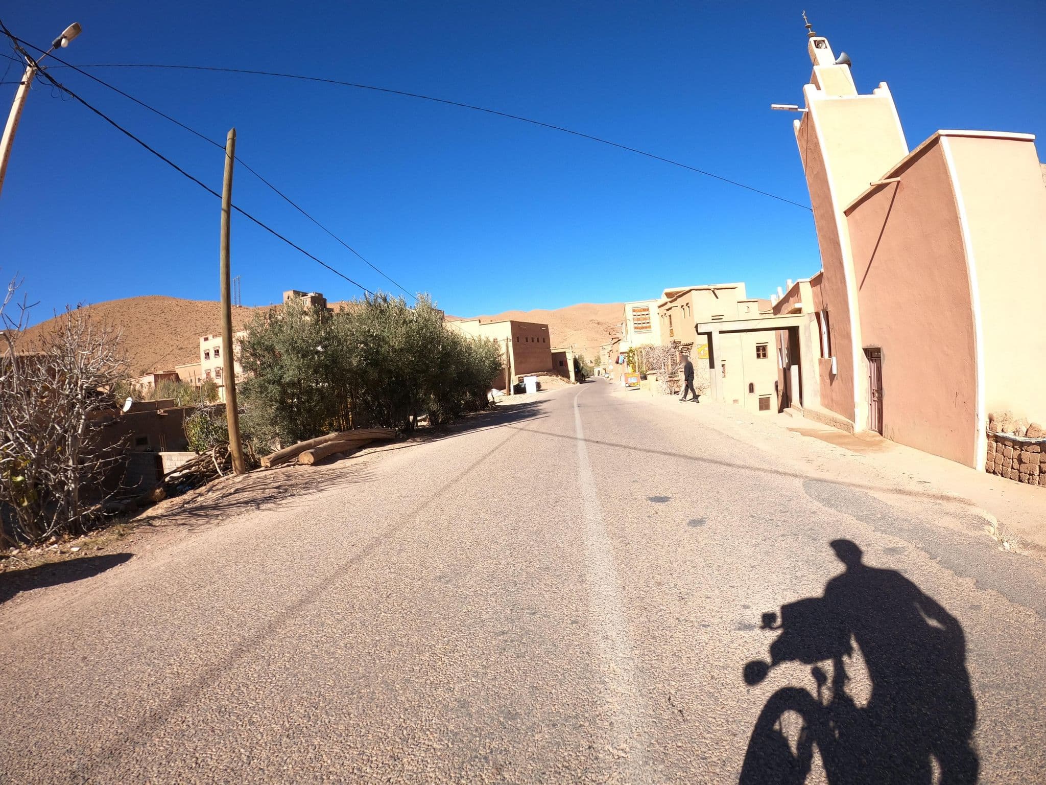 Street view near Maison d'hôtes Les 4 Saisons, Boumalne Dades — © masterofnoroad (CC BY-SA · Mapillary)