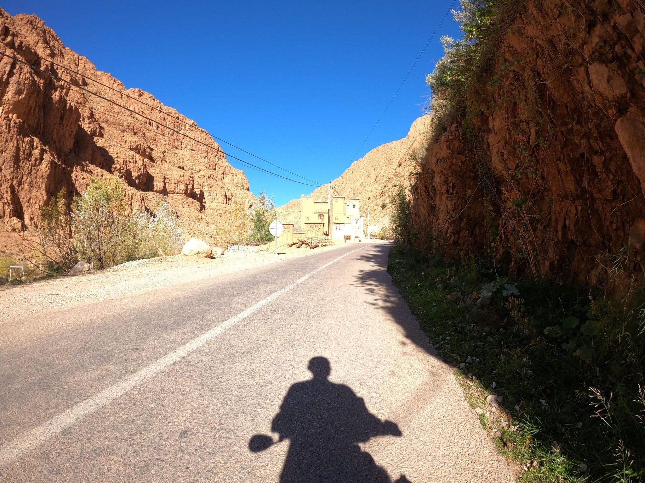 Street view near Hotel Babylon, Boumalne Dades — © masterofnoroad (CC BY-SA · Mapillary)