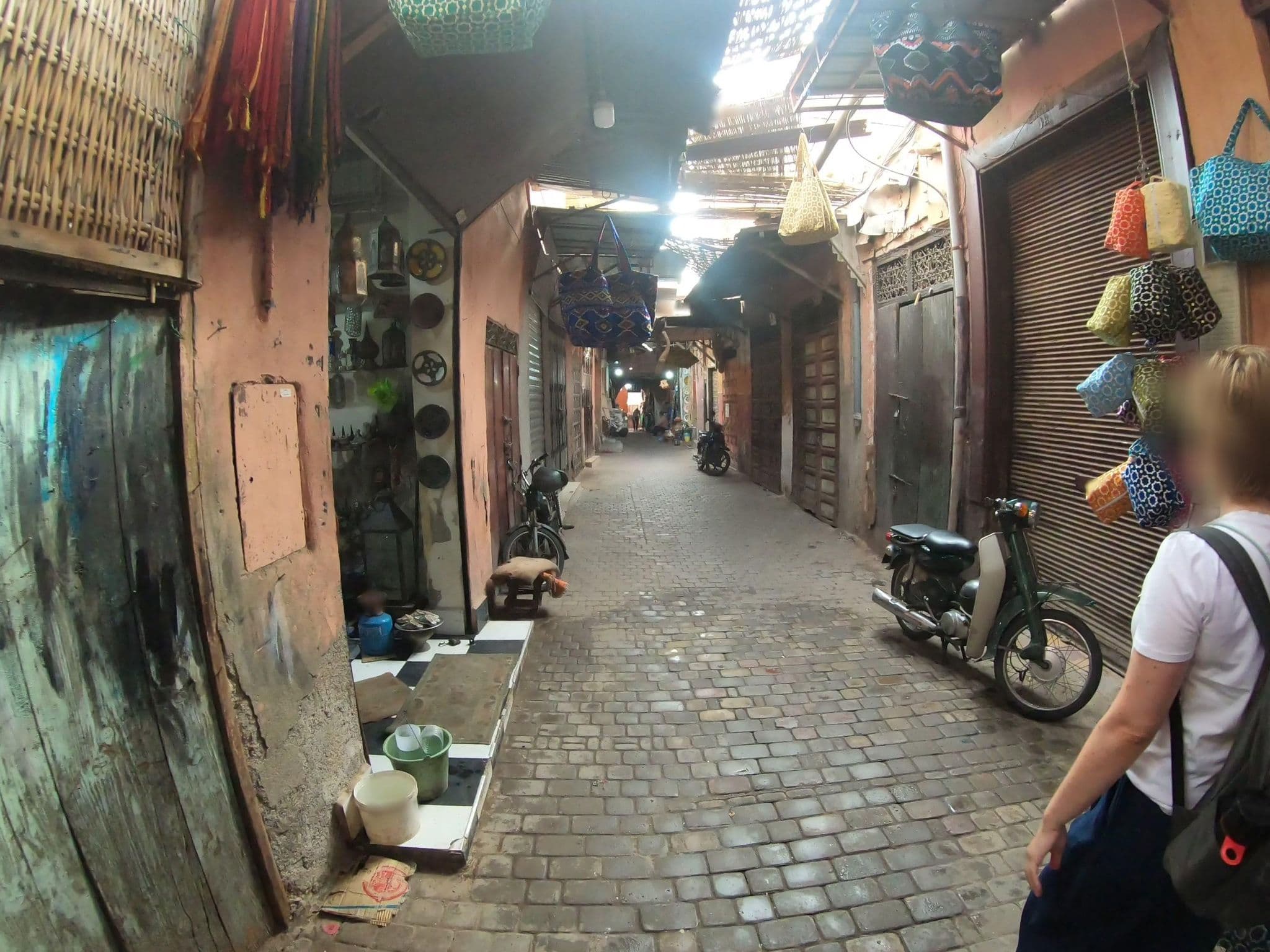 Street view near Rhiad Ecila, Marrakesh — © algirdasc (CC BY-SA · Mapillary)
