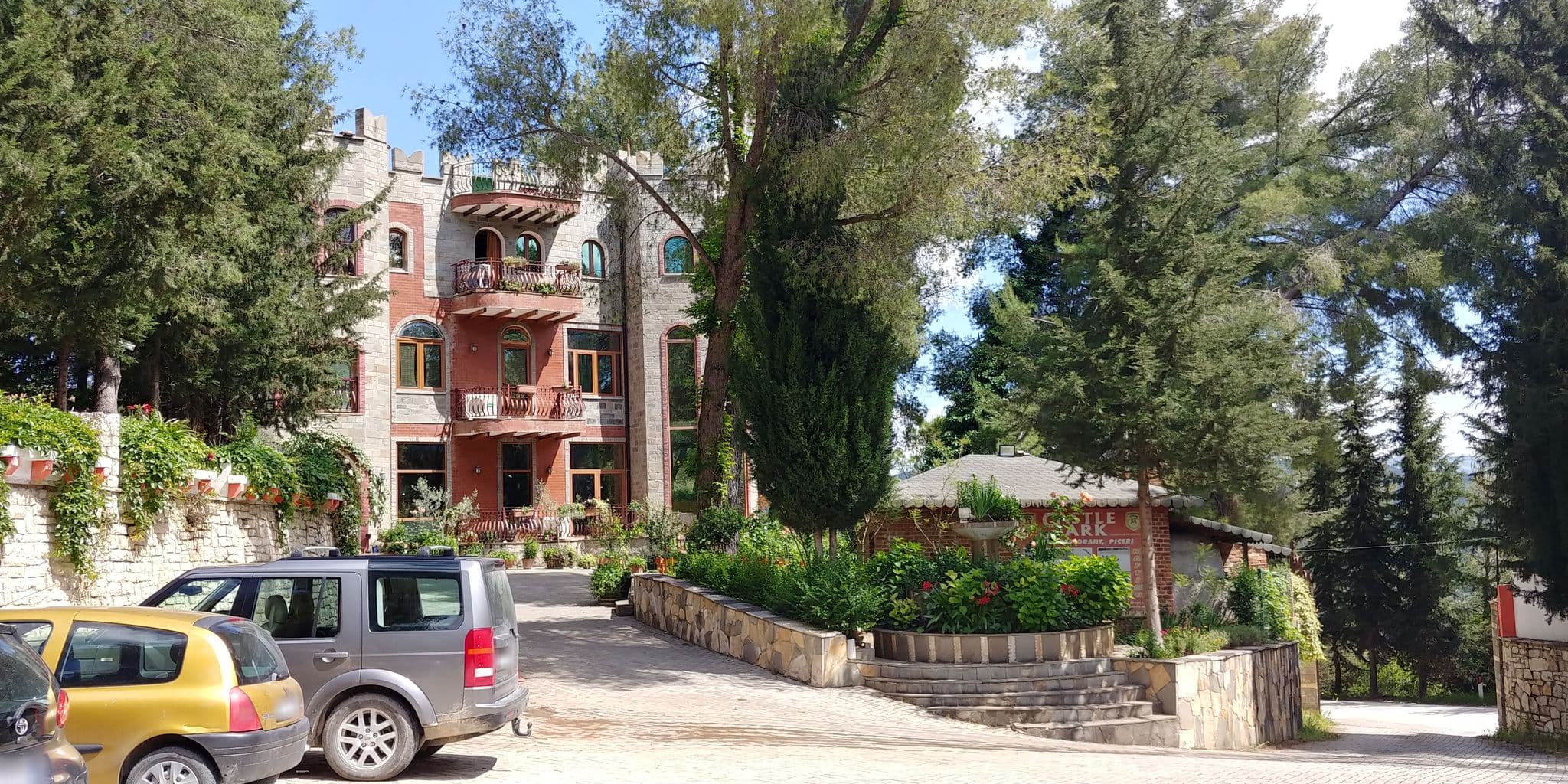 Street view near Castle Park, Berat — © marcgauthier13 (CC BY-SA · Mapillary)