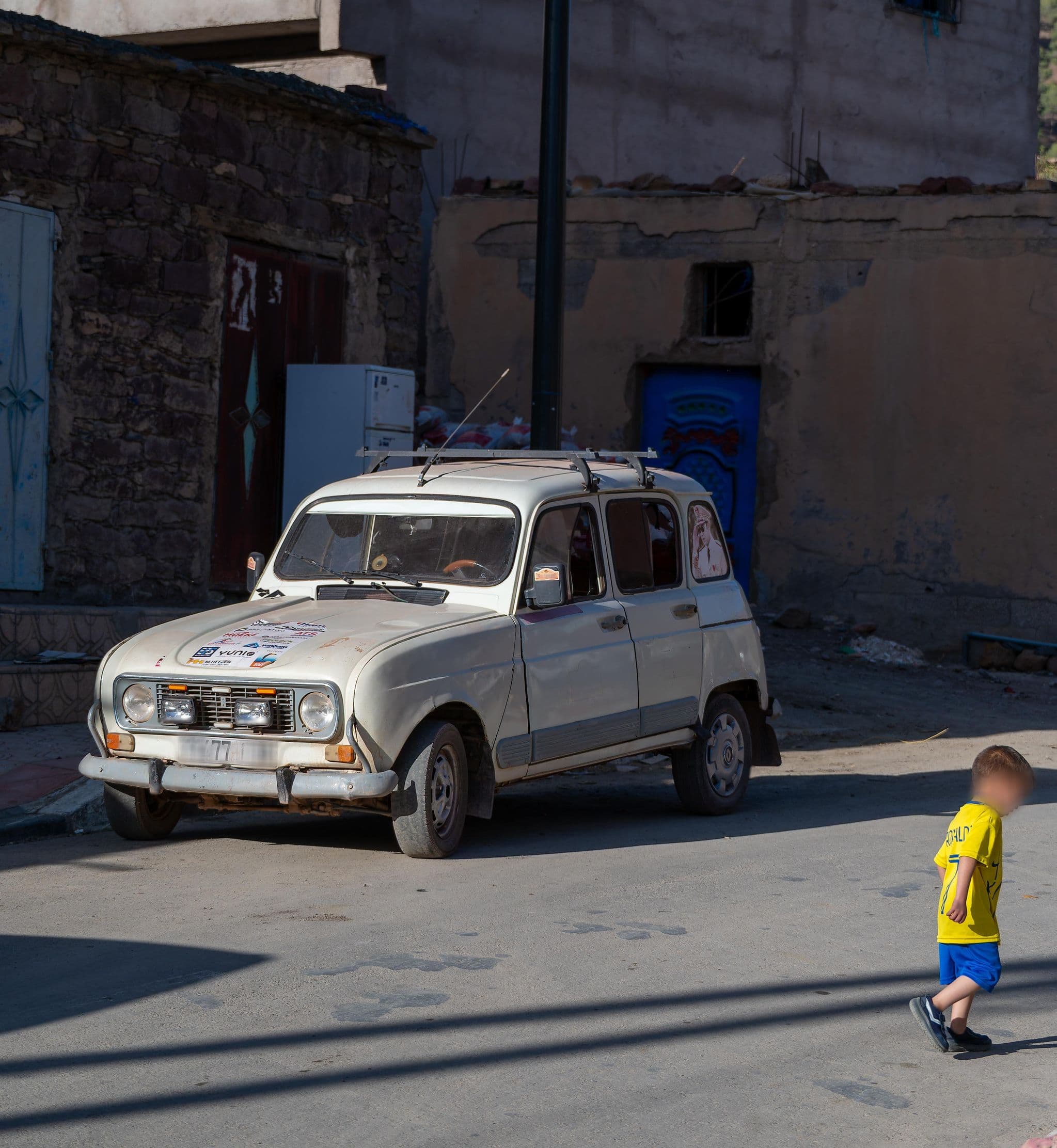 Street view near Les Coquelicots, Demnate — © algirdasc (CC BY-SA · Mapillary)