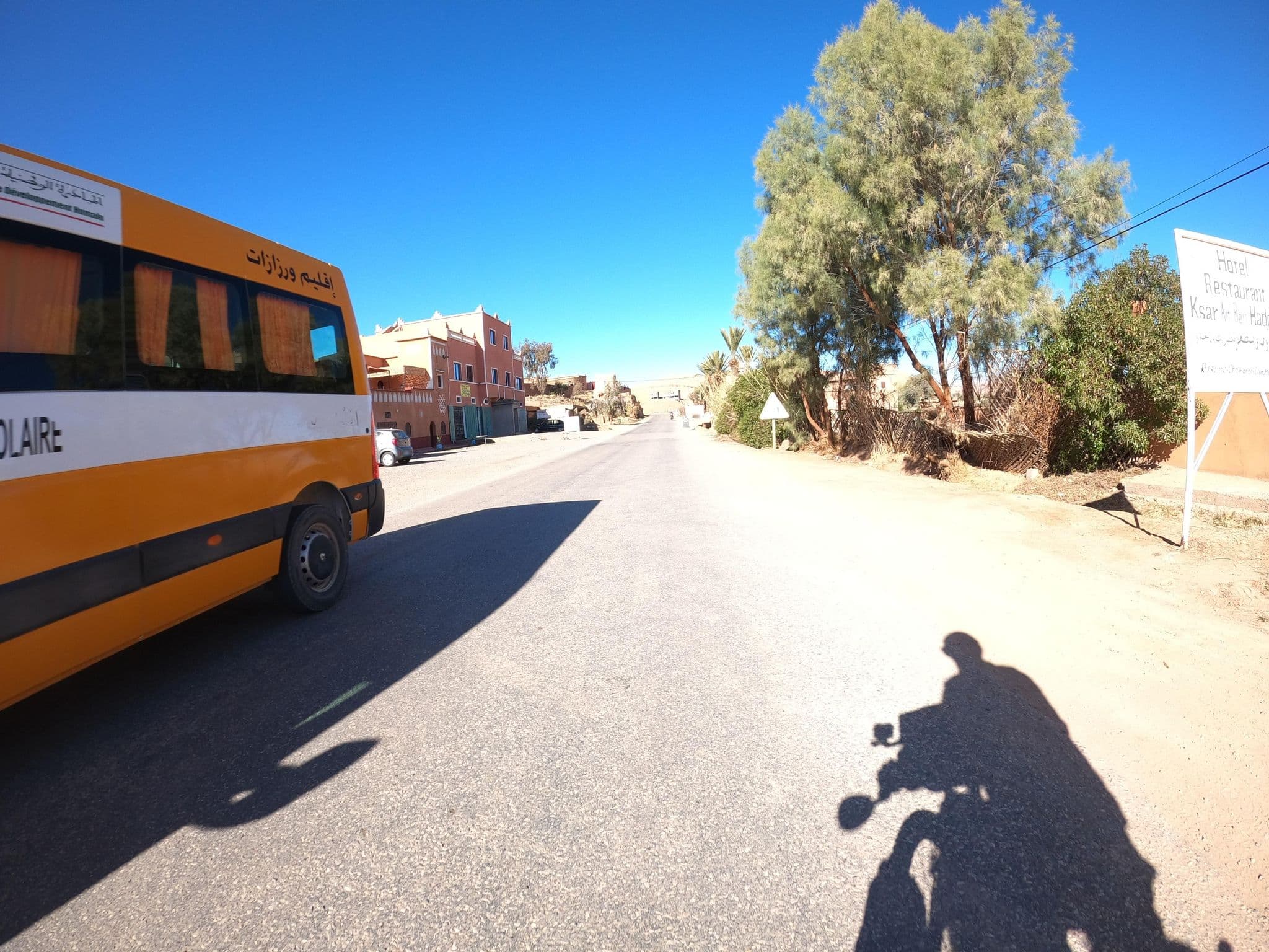 Street view near Hotel Restaurant Ksar Aït Ben Haddou, Tabount — © masterofnoroad (CC BY-SA · Mapillary)