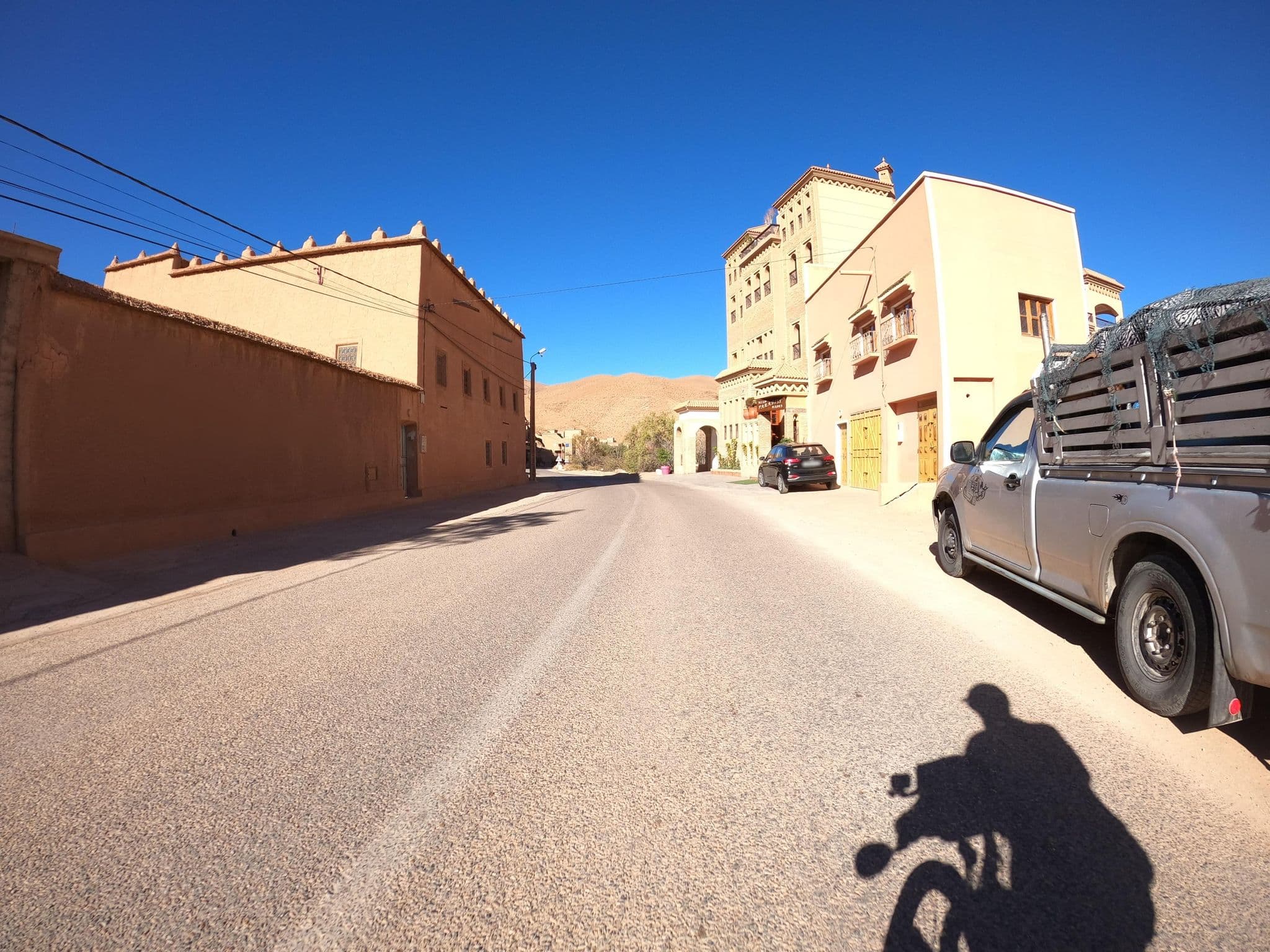 Street view near Riad Dadès Paradise, Boumalne Dades — © masterofnoroad (CC BY-SA · Mapillary)