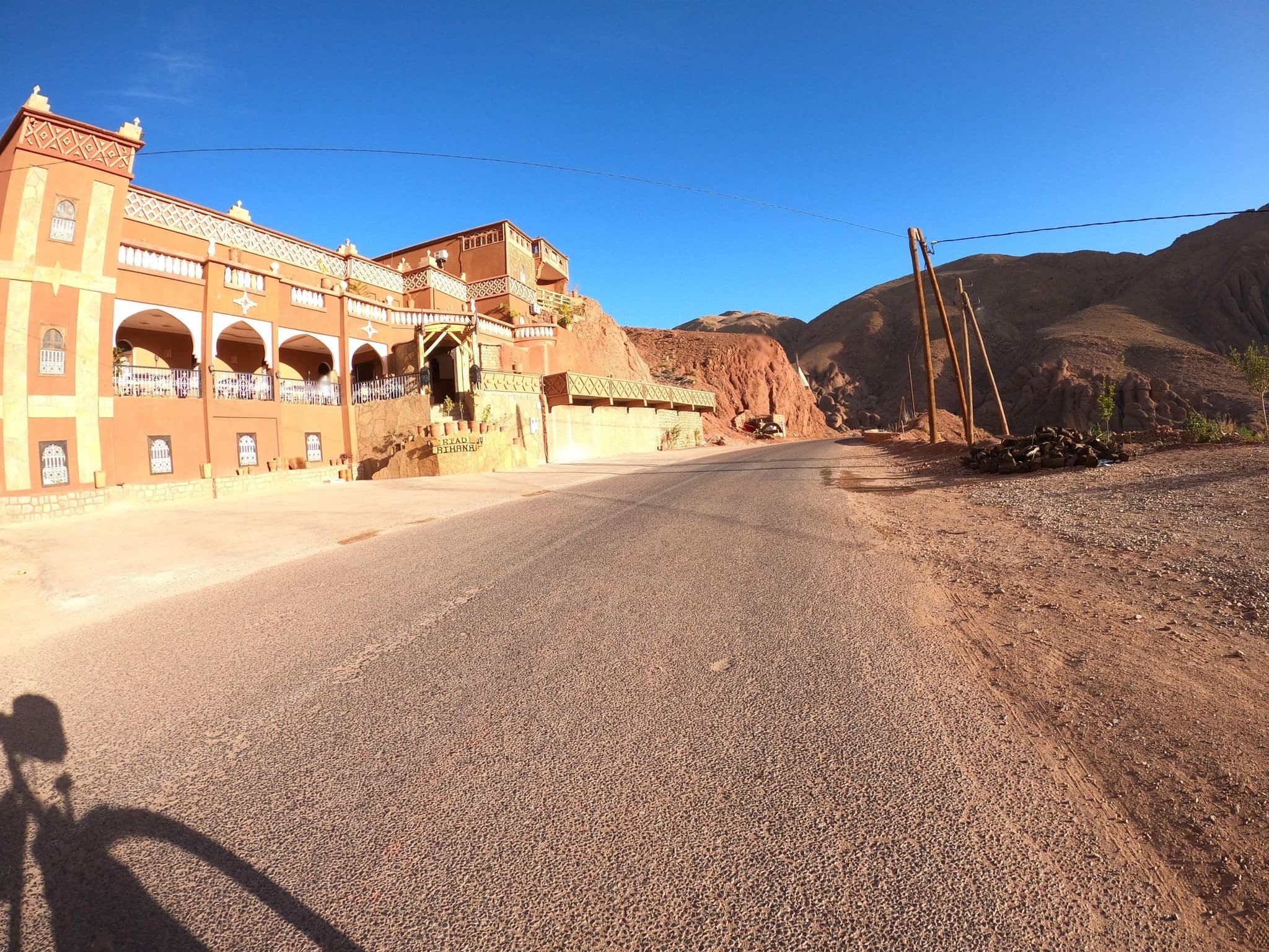 Street view near Ryad Rihana, Boumalne Dades — © masterofnoroad (CC BY-SA · Mapillary)