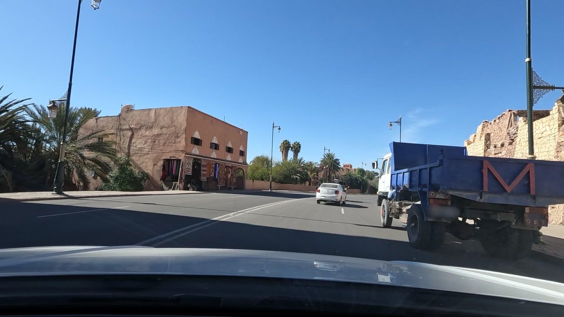 Street view near Hotel Rayyan l'Escale, Ouarzazate — © lucomsky (CC BY-SA · Mapillary)