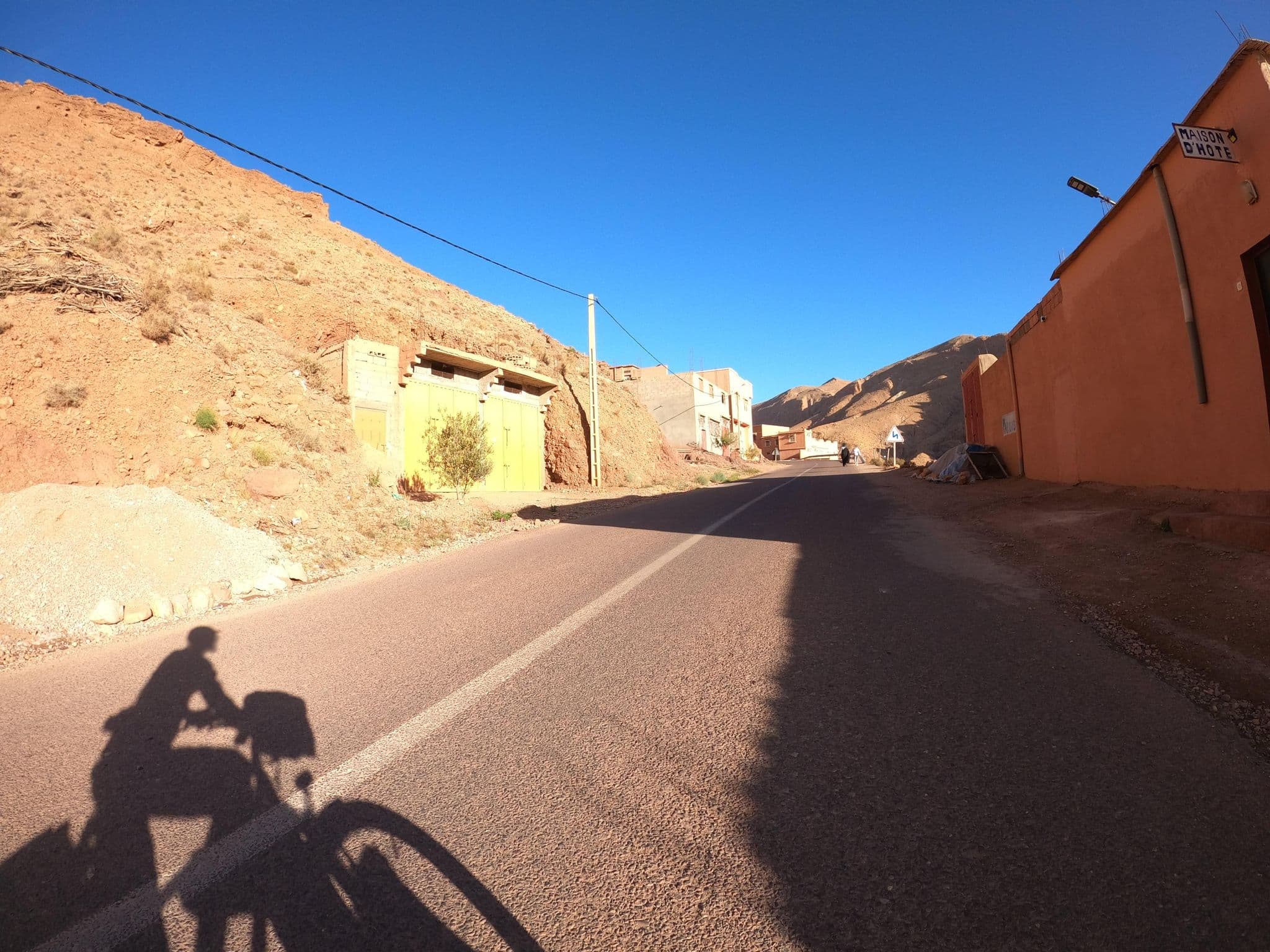 Street view near Maison d'hôtes Amazir, Boumalne Dades — © masterofnoroad (CC BY-SA · Mapillary)