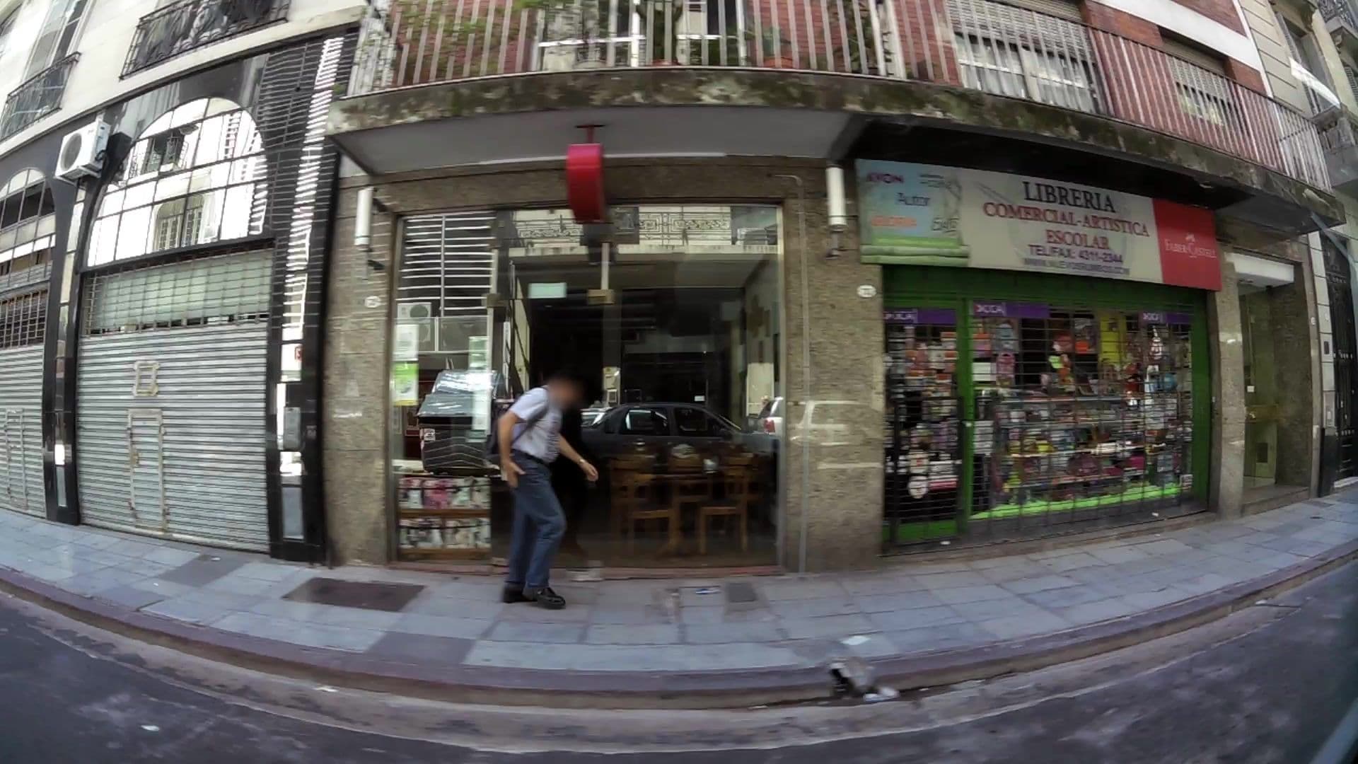 Street view near Le Petit Suites, Retiro — © kaartcam (CC BY-SA · Mapillary)
