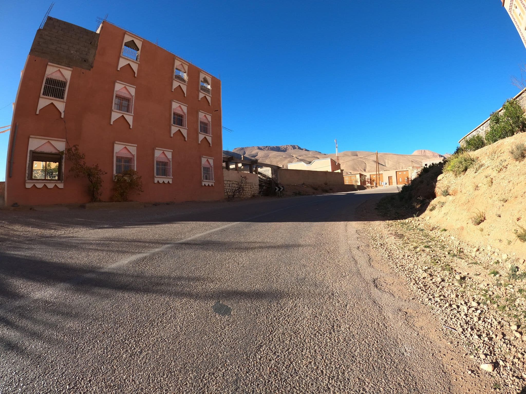 Street view near Hotel New Mars Dades, Boumalne Dades — © masterofnoroad (CC BY-SA · Mapillary)