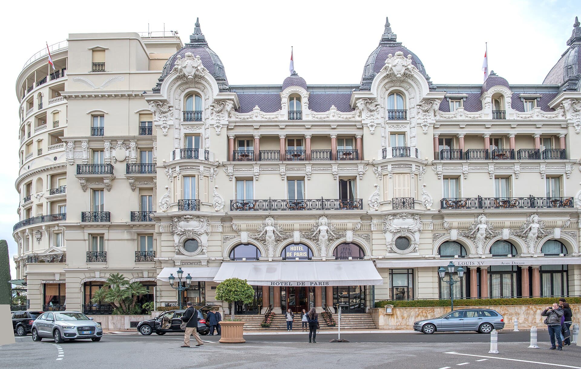 Hôtel de Paris (via Wikimedia Commons, CC BY 3.0)
