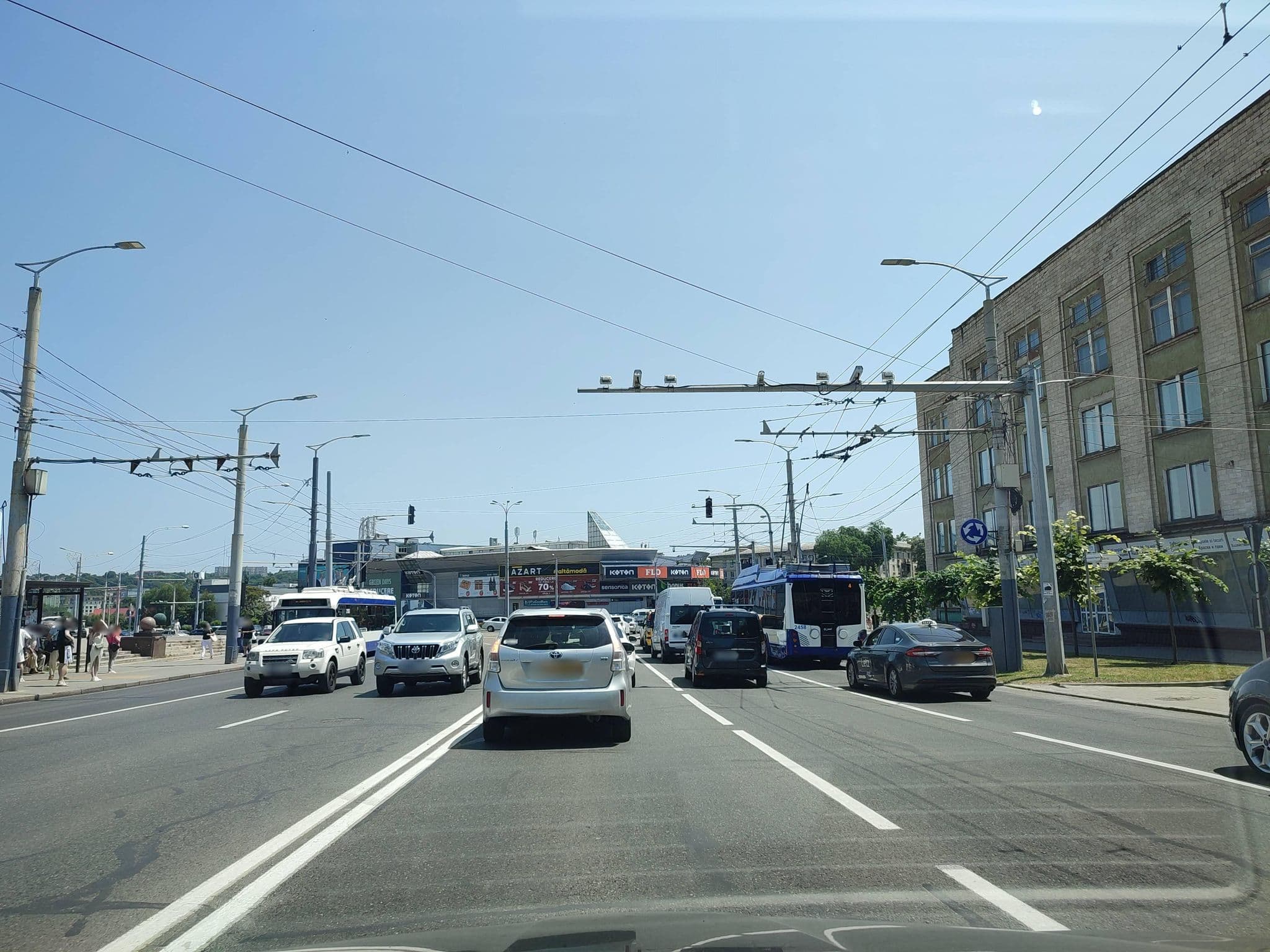 Street view near Adresa, Chisinau — © morflot (CC BY-SA · Mapillary)