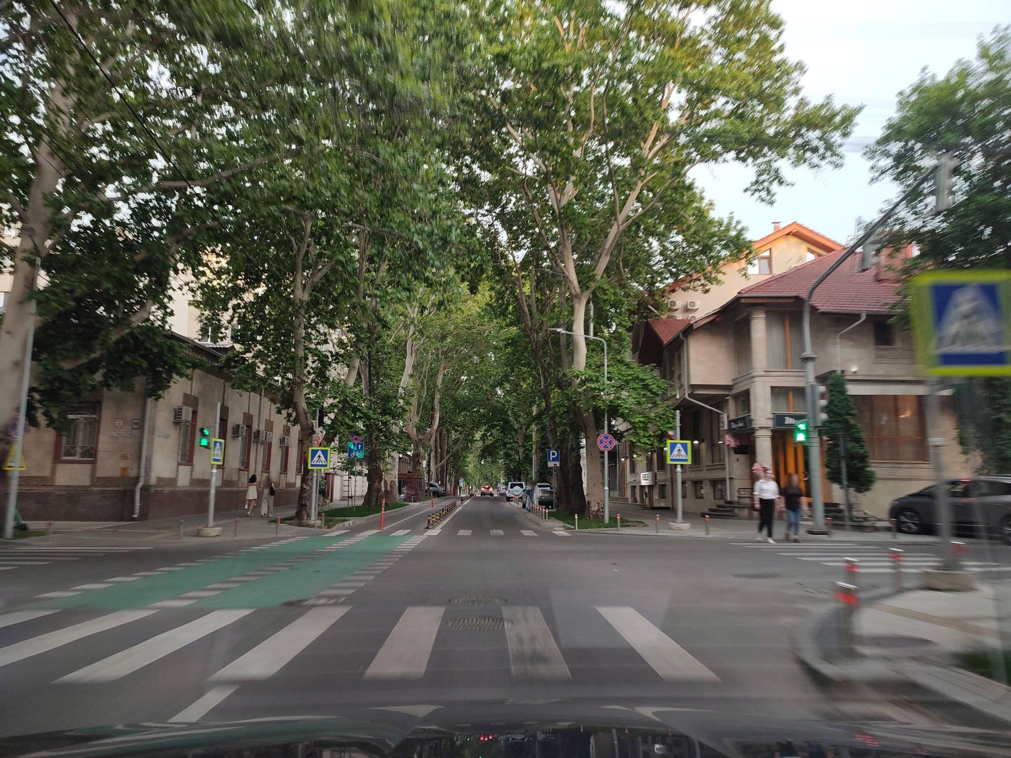 Street view near Mon Ami Villa, Chisinau — © morflot (CC BY-SA · Mapillary)
