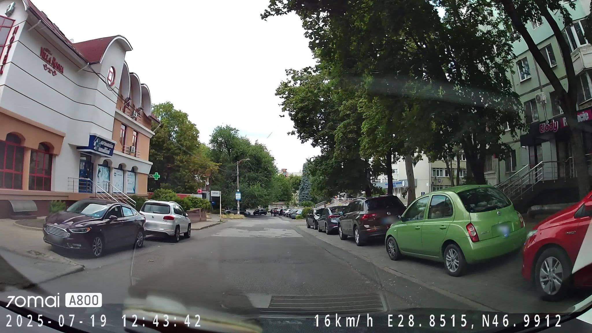 Street view near Villa Rosa, Chisinau — © morflot (CC BY-SA · Mapillary)