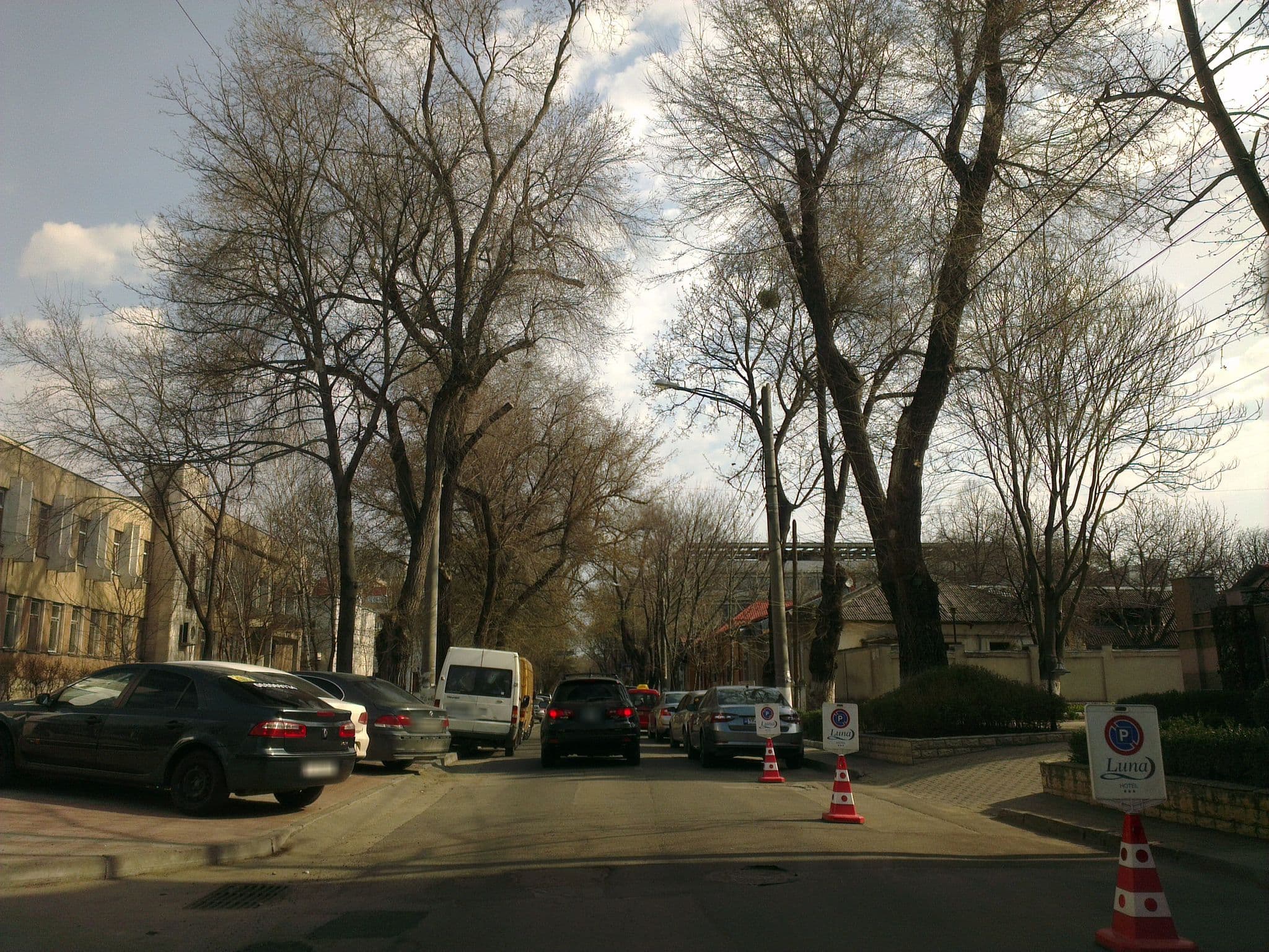 Street view near Hotel Luna, Chisinau — © geoinformstory (CC BY-SA · Mapillary)