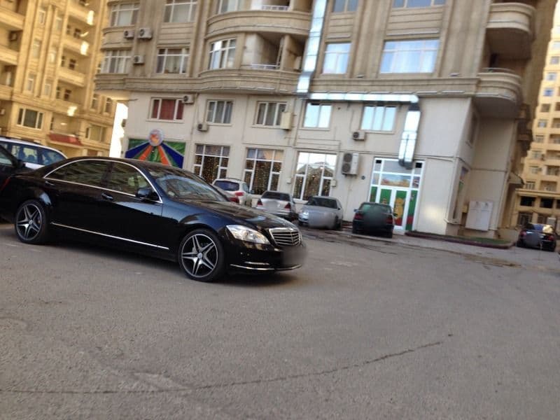 Street view near ES Home, Baku — © geomapper69 (CC BY-SA · Mapillary)