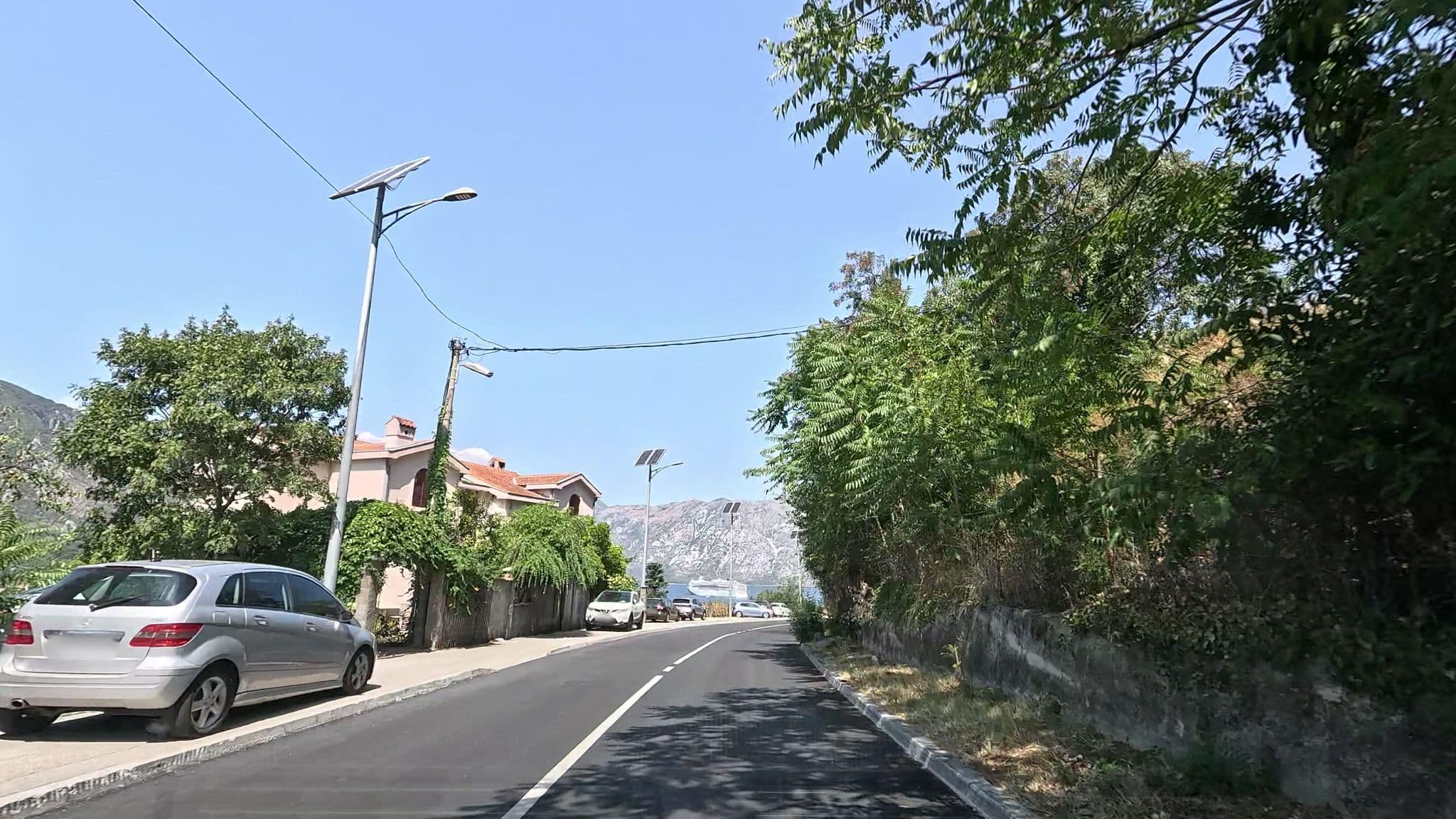 Street view near Vila Dobrota, Dobrota — © Cakalovski (CC BY-SA · Mapillary)