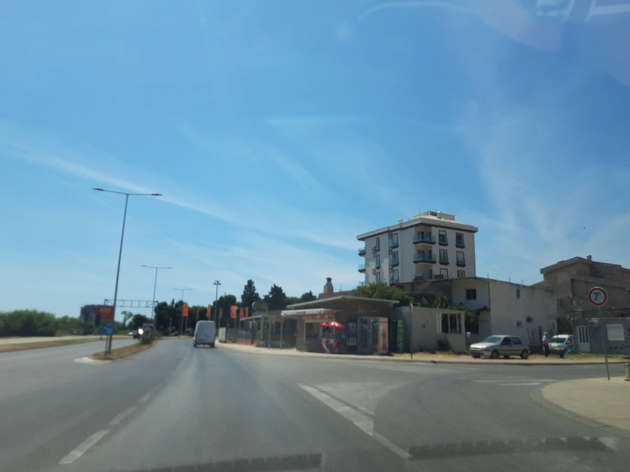 Street view near Apartments Radosavović, Šušanj — © fivewho (CC BY-SA · Mapillary)