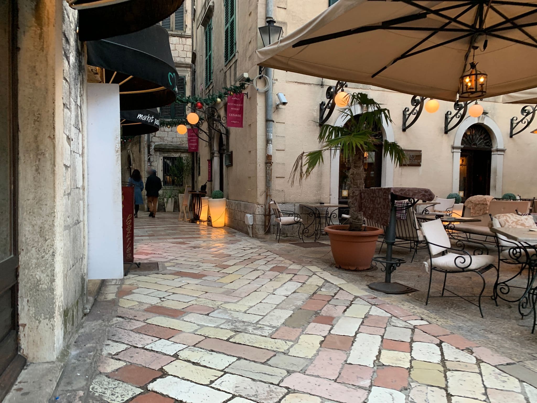 Street view near Astoria, Kotor — © egorka (CC BY-SA · Mapillary)