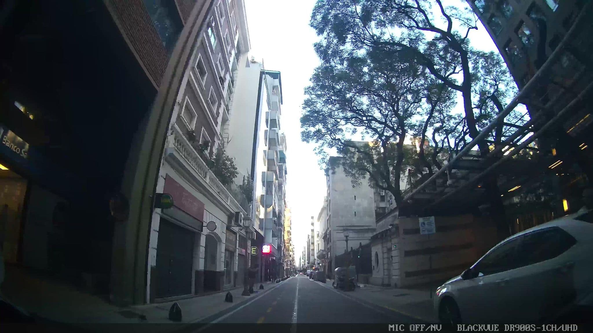 Street view near Dolmen Hotel, Retiro — © kaartcam (CC BY-SA · Mapillary)